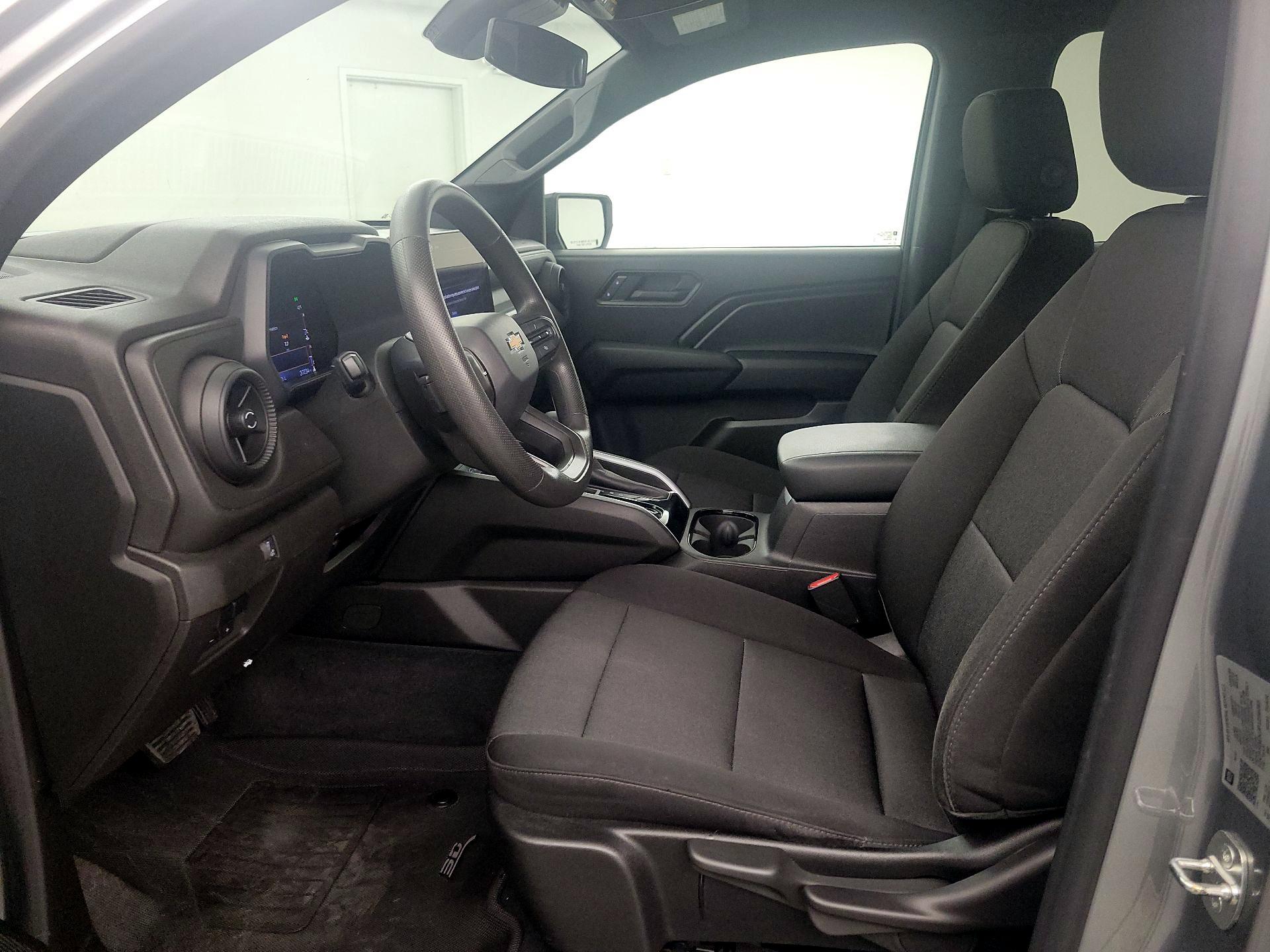 Thumbnail: 2023 Chevrolet Colorado - 11