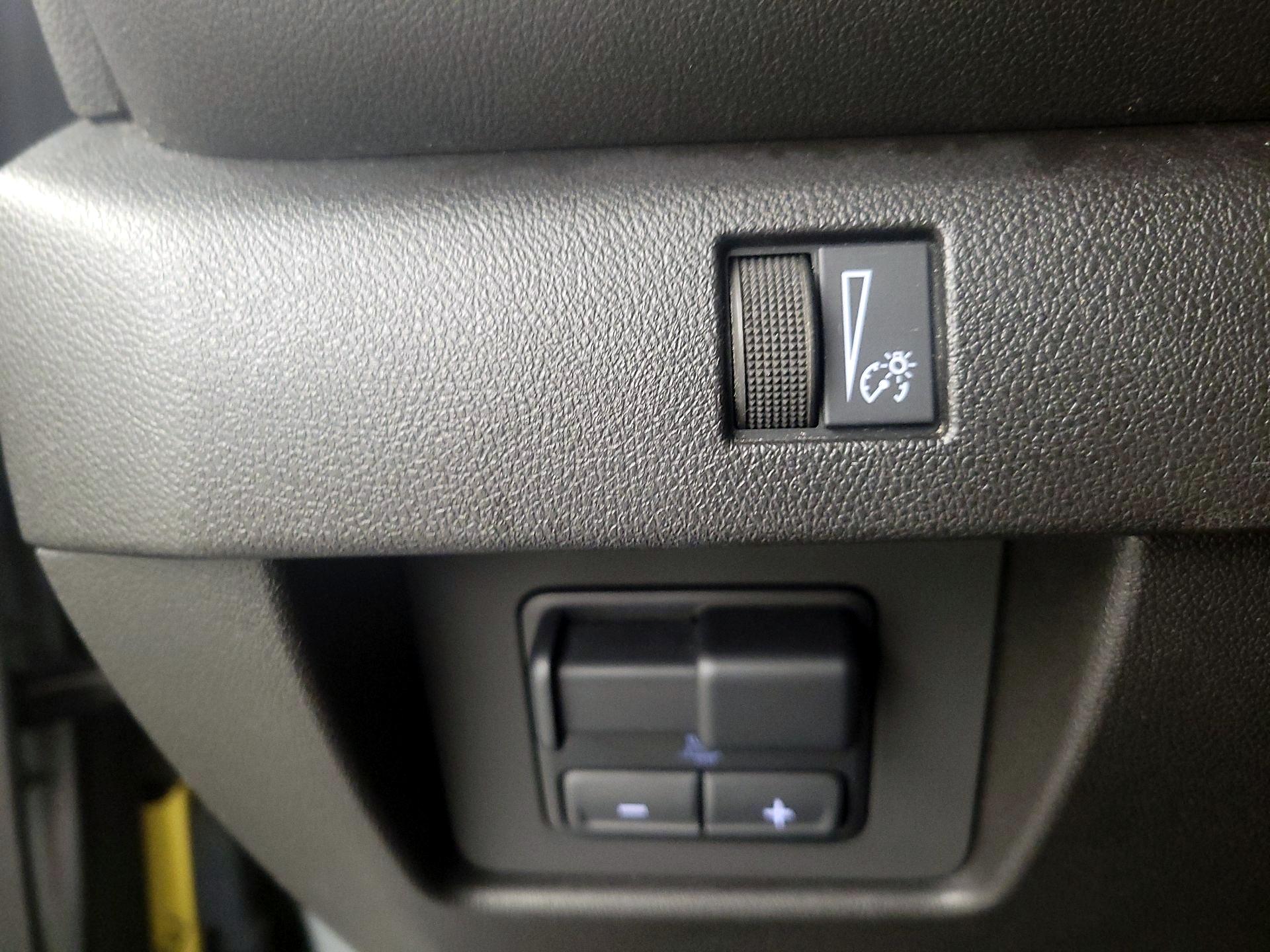 Thumbnail: 2023 Chevrolet Colorado - 13