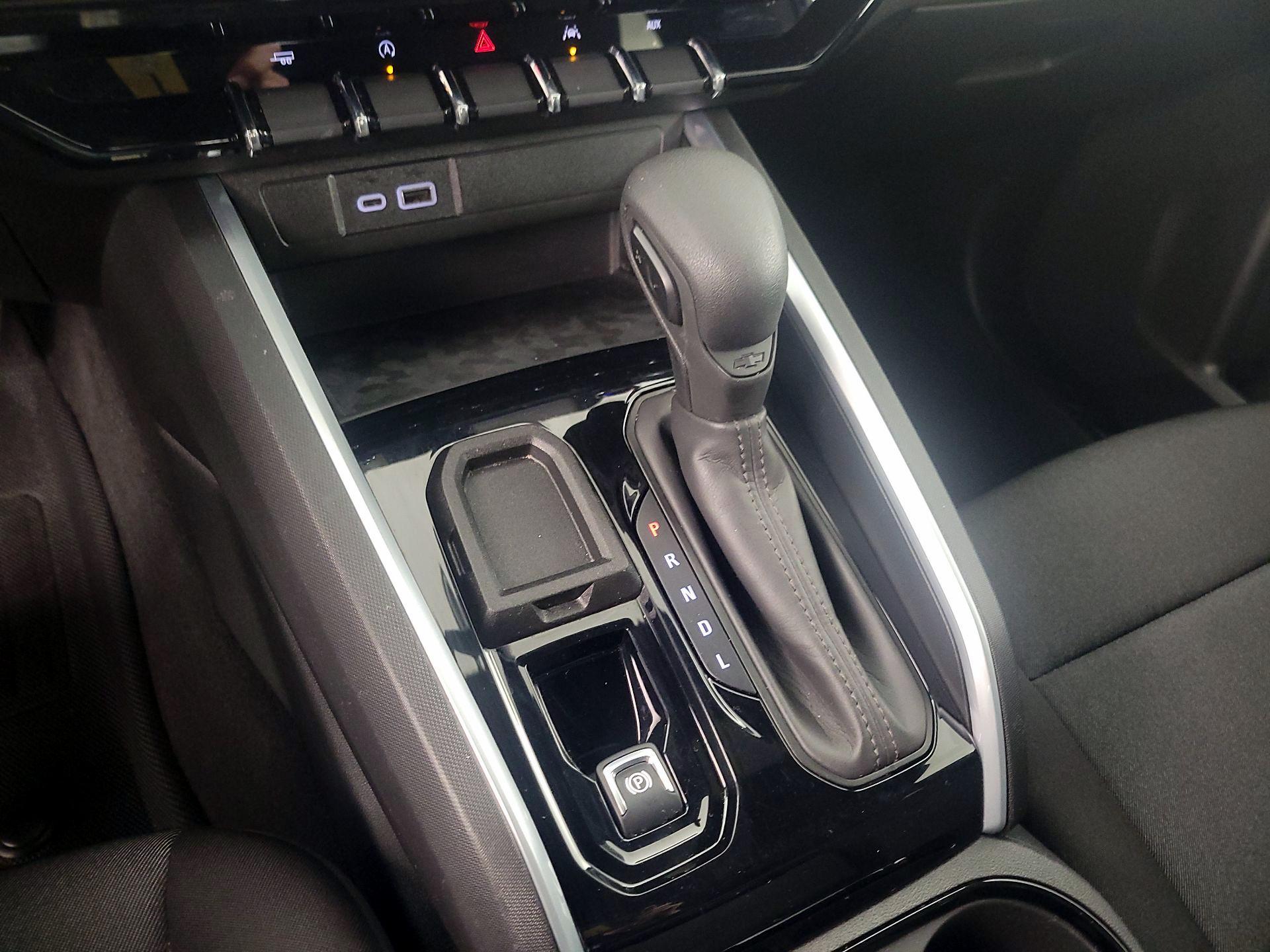 Thumbnail: 2023 Chevrolet Colorado - 18