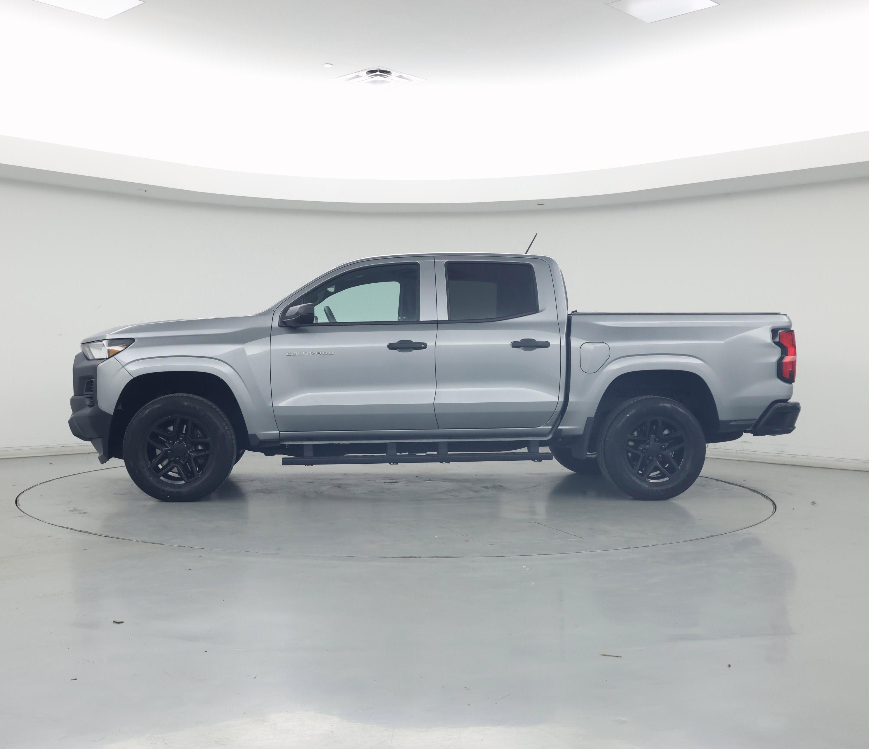 Thumbnail: 2023 Chevrolet Colorado - 3