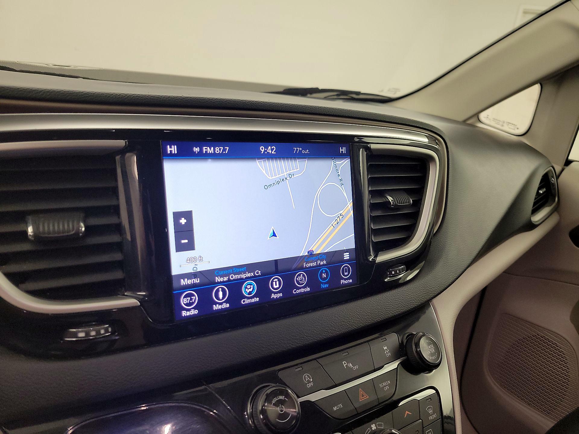 Thumbnail: 2018 Chrysler Pacifica - 14