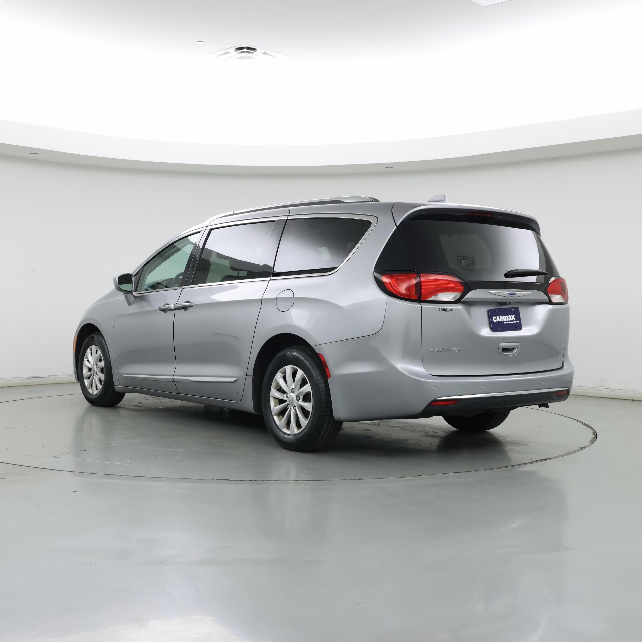 Thumbnail: 2018 Chrysler Pacifica - 2