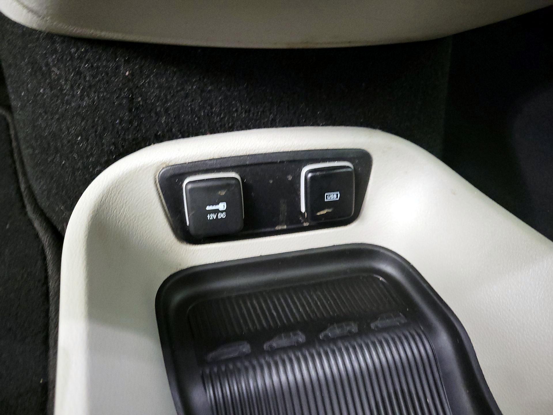 Thumbnail: 2018 Chrysler Pacifica - 19