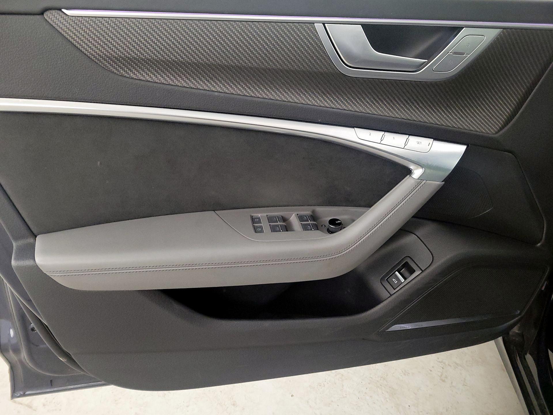 Thumbnail: 2022 Audi S6 - 12