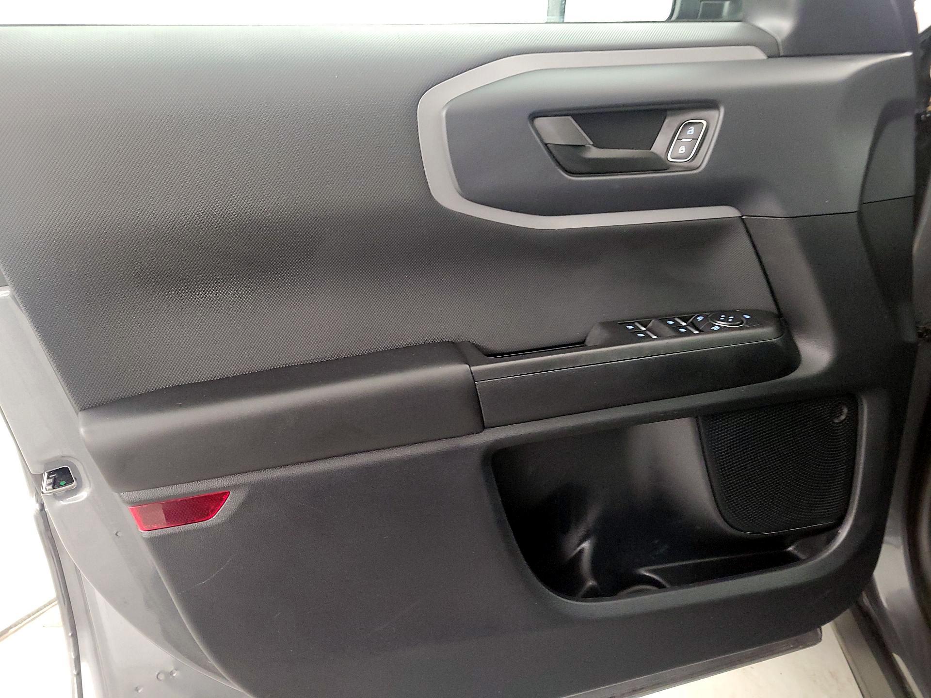 Thumbnail: 2022 Ford Bronco Sport - 12