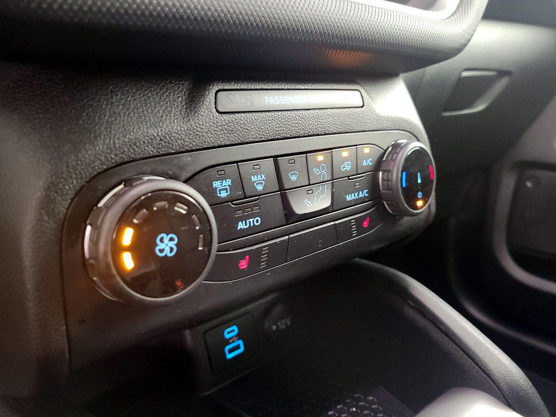 Thumbnail: 2022 Ford Bronco Sport - 17