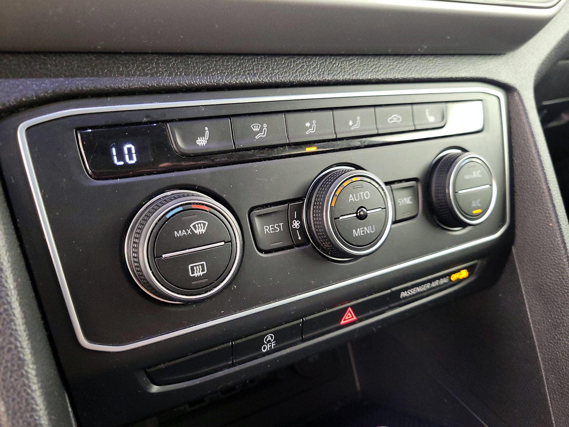 Thumbnail: 2021 Volkswagen Atlas - 16