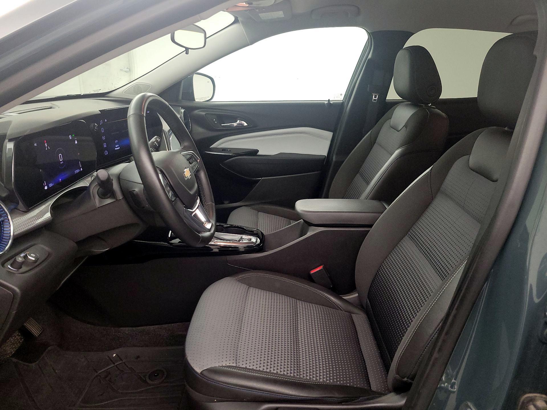 Thumbnail: 2025 Chevrolet Trax - 11