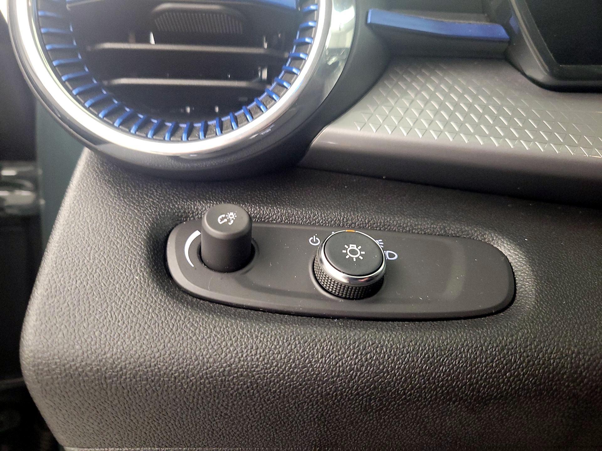 Thumbnail: 2025 Chevrolet Trax - 13