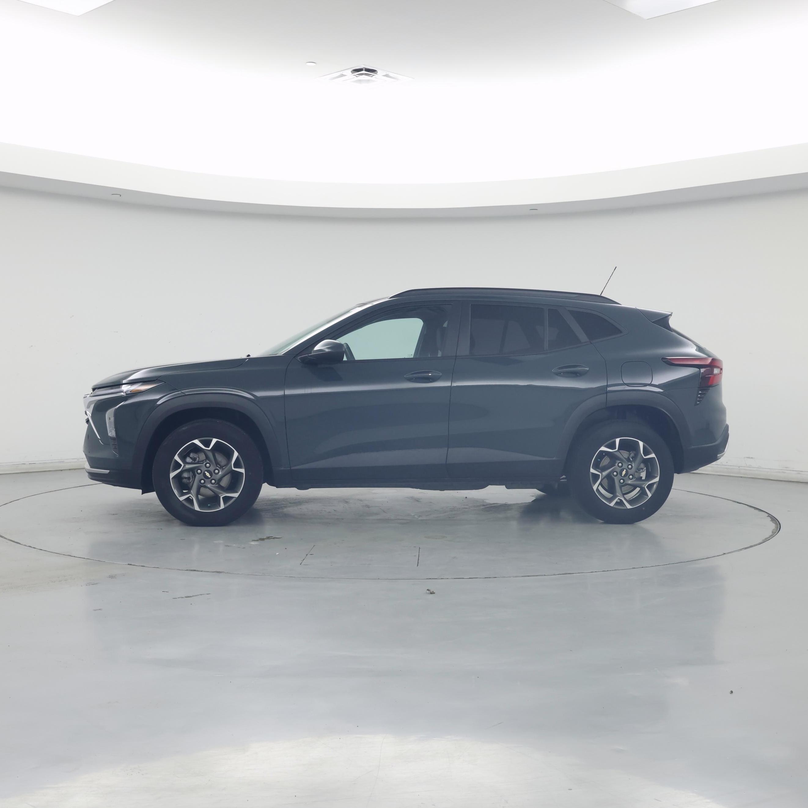 Thumbnail: 2025 Chevrolet Trax - 3