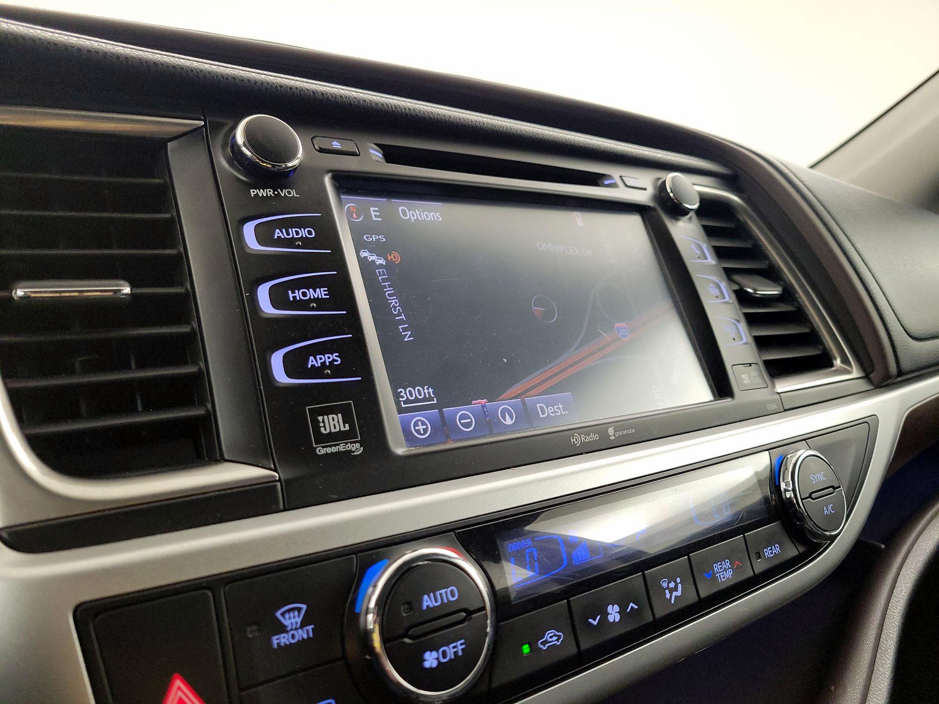 Thumbnail: 2014 Toyota Highlander - 14