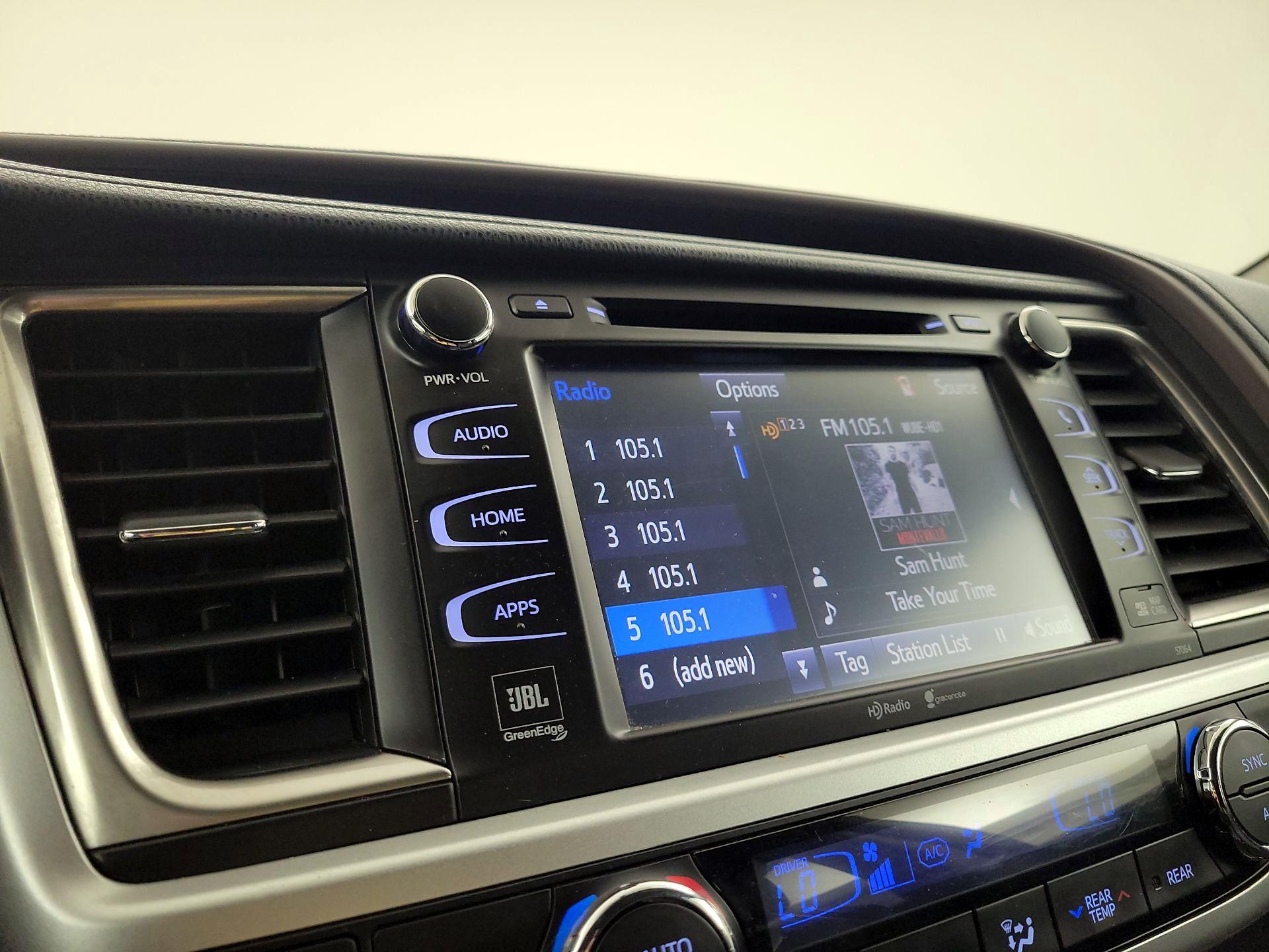 Thumbnail: 2014 Toyota Highlander - 16