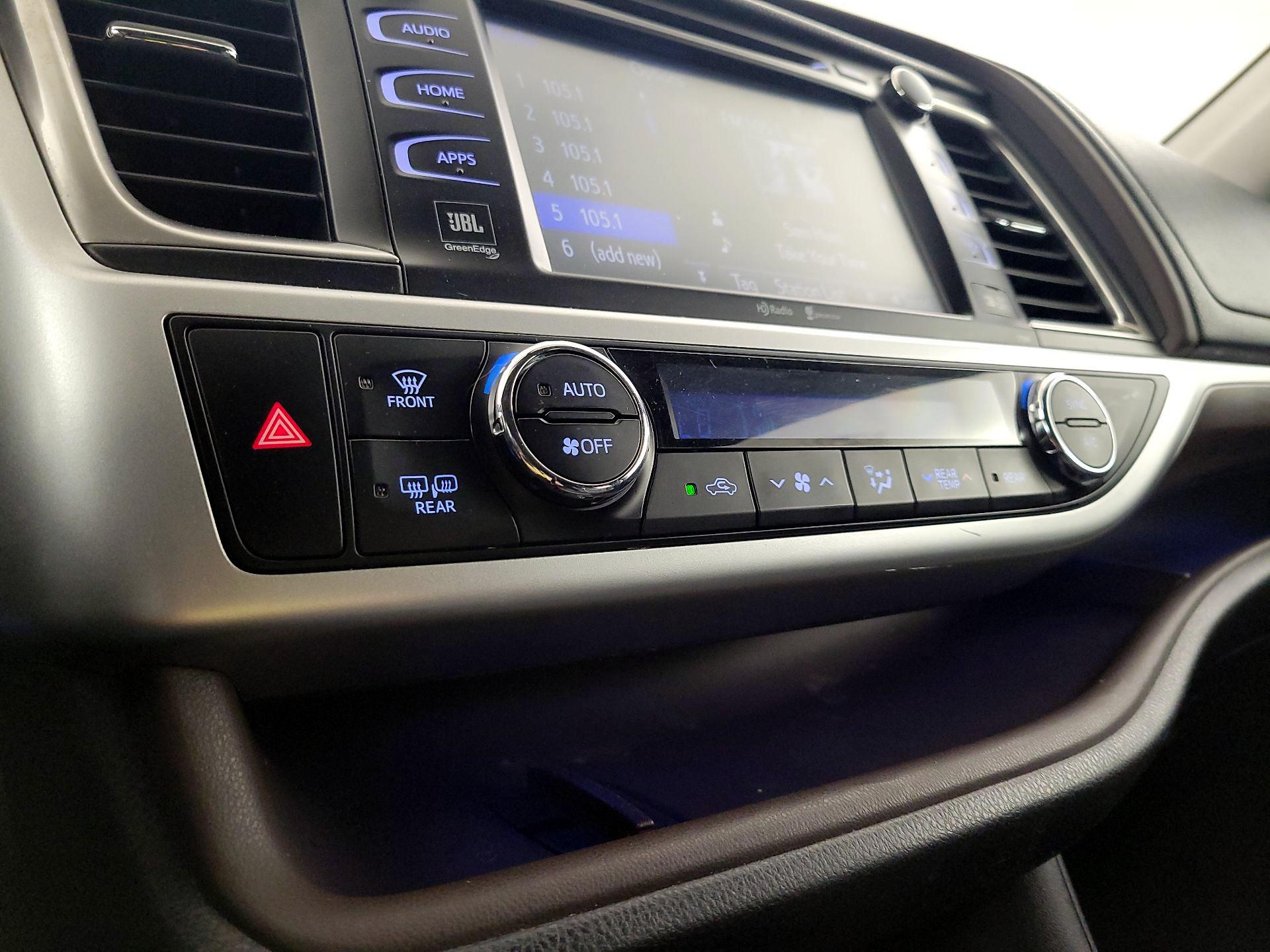 Thumbnail: 2014 Toyota Highlander - 17