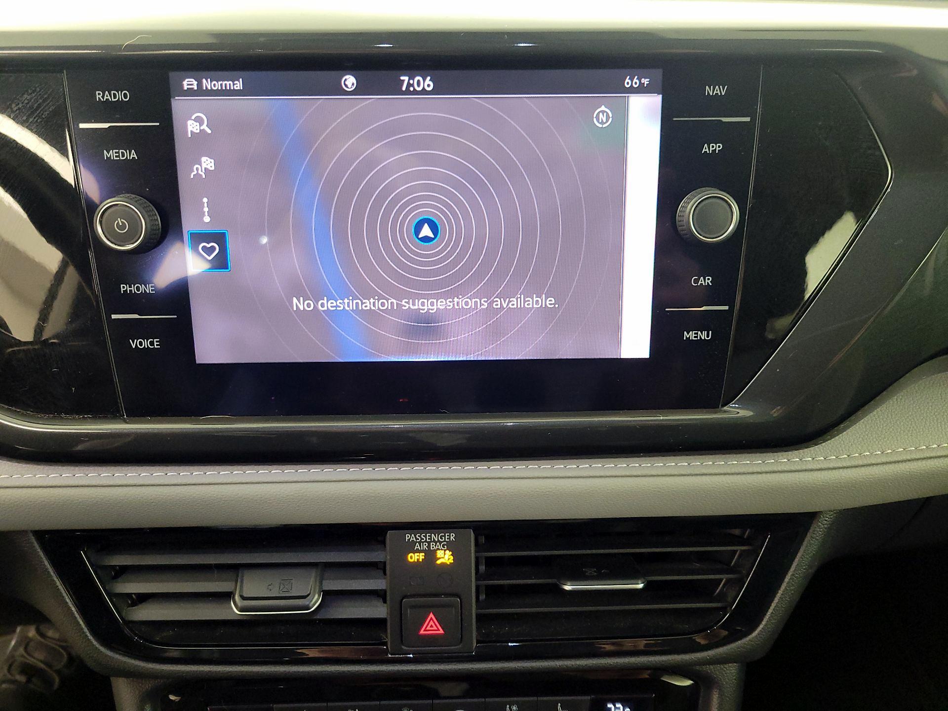 Thumbnail: 2022 Volkswagen Taos - 14