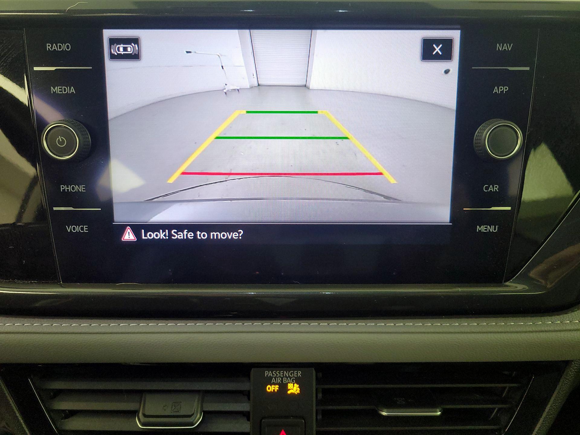 Thumbnail: 2022 Volkswagen Taos - 15