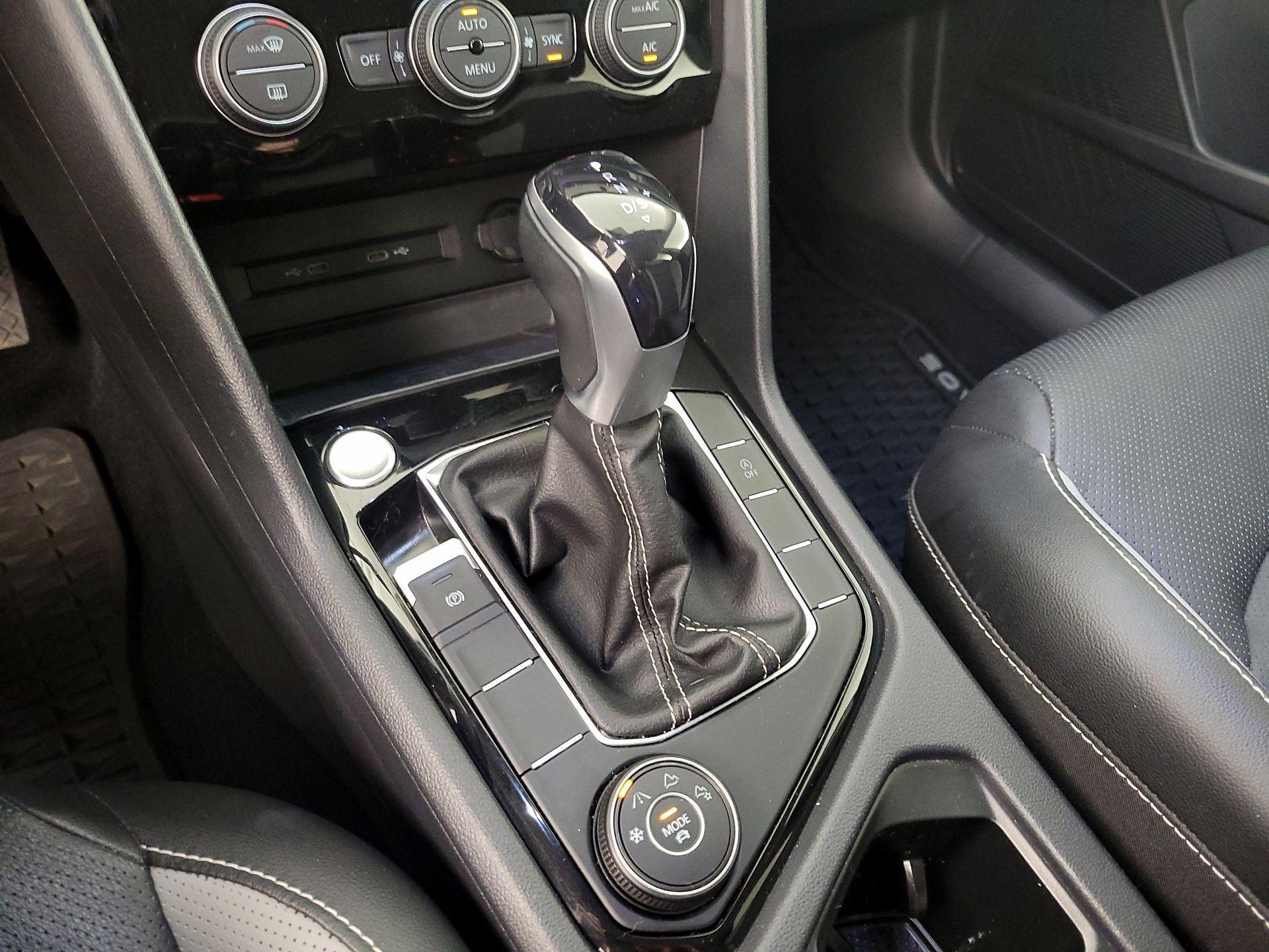 Thumbnail: 2022 Volkswagen Taos - 18