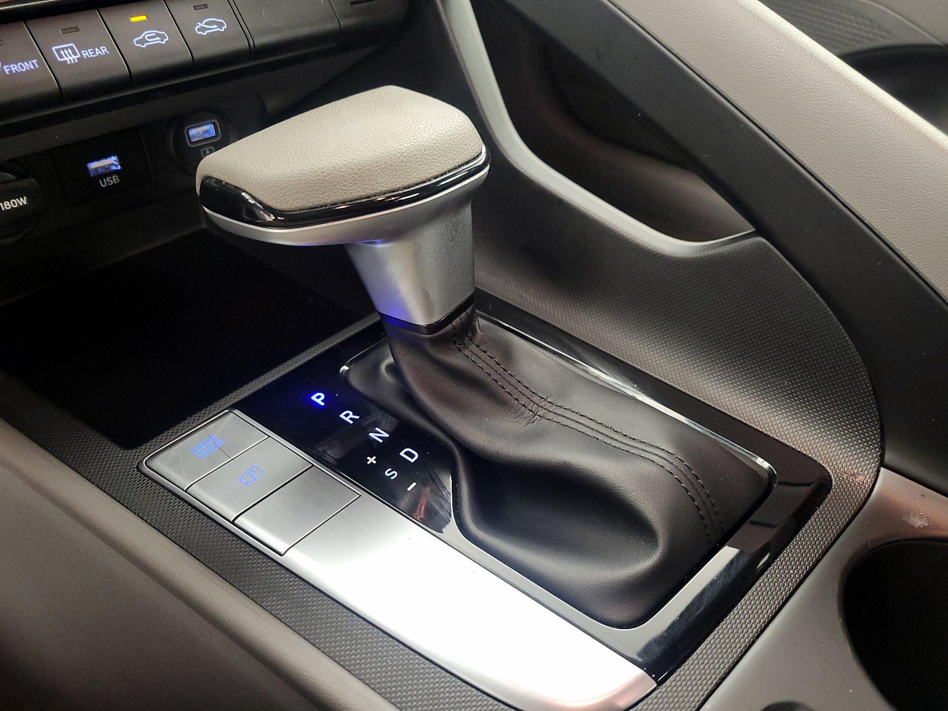 Thumbnail: 2022 Hyundai Elantra - 17