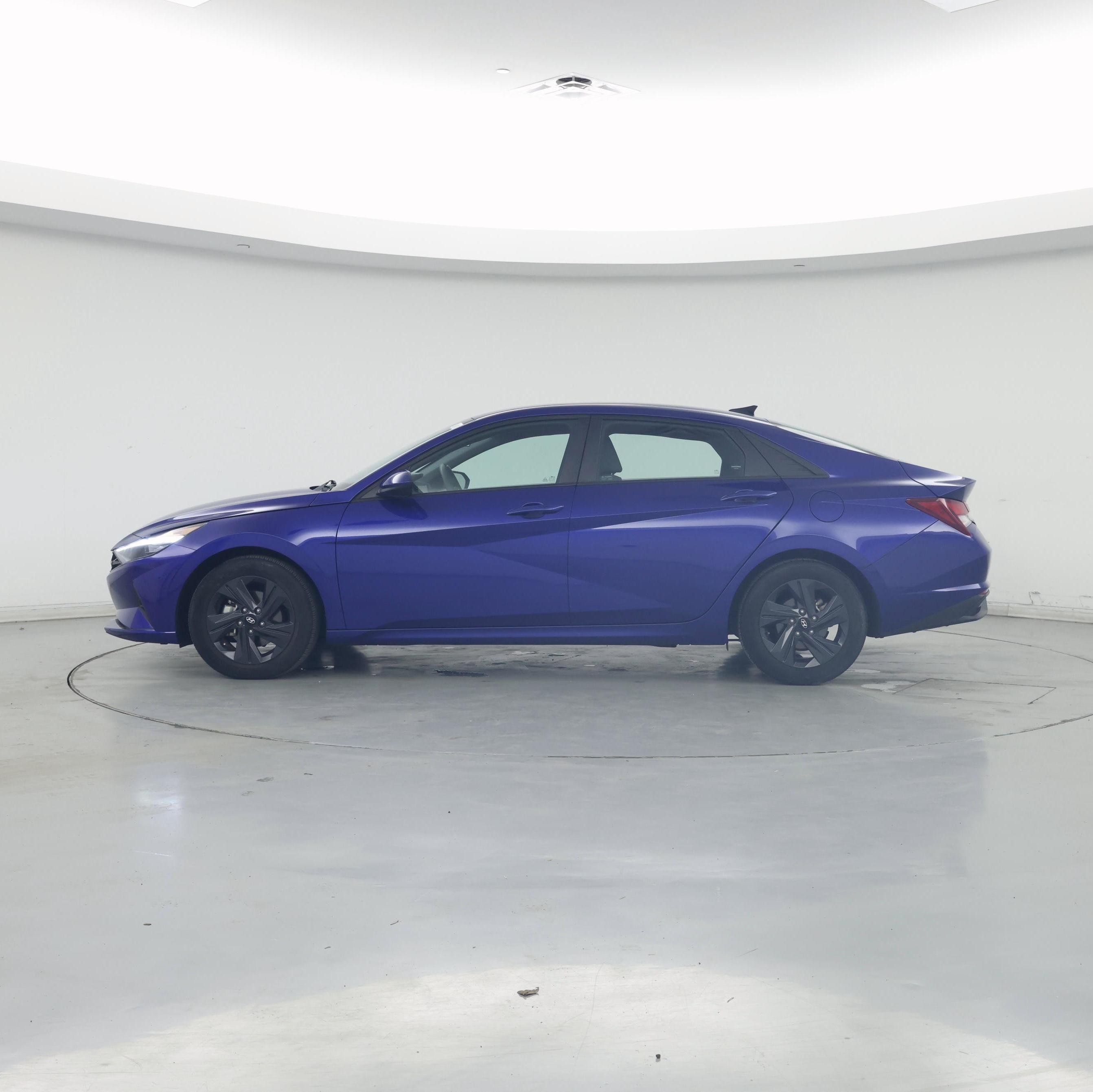 Thumbnail: 2022 Hyundai Elantra - 3