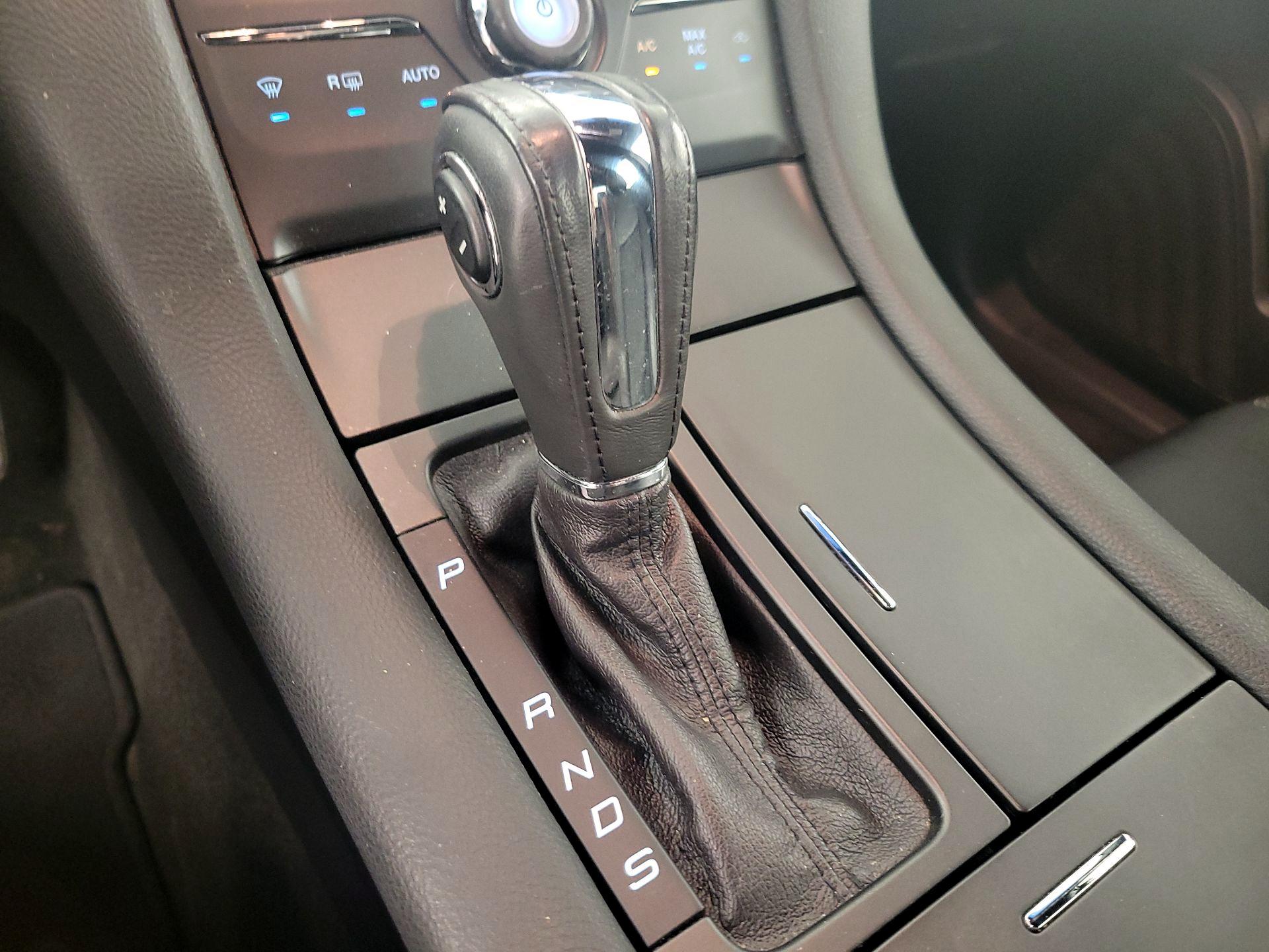 Thumbnail: 2015 Ford Taurus - 16