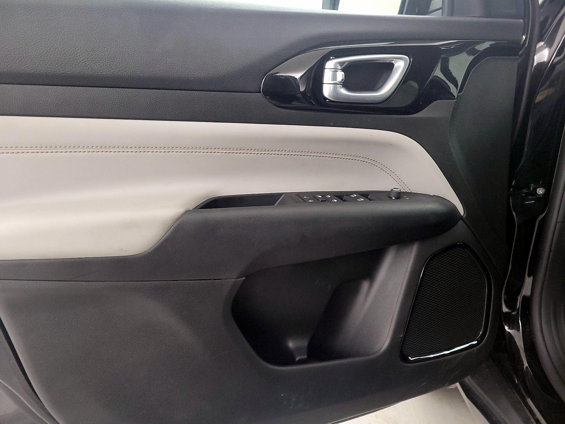 Thumbnail: 2022 Jeep Compass - 12