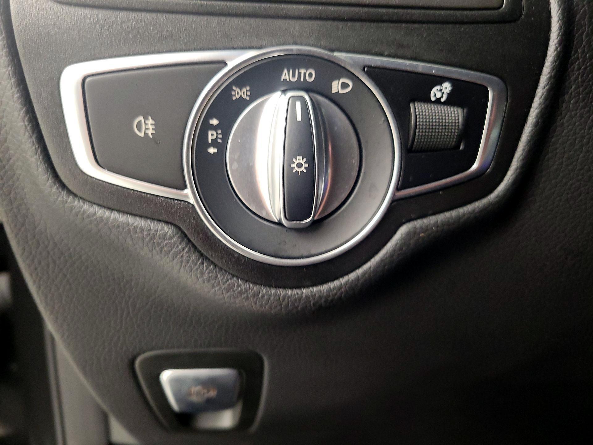 Thumbnail: 2023 Mercedes-Benz GLC - 13