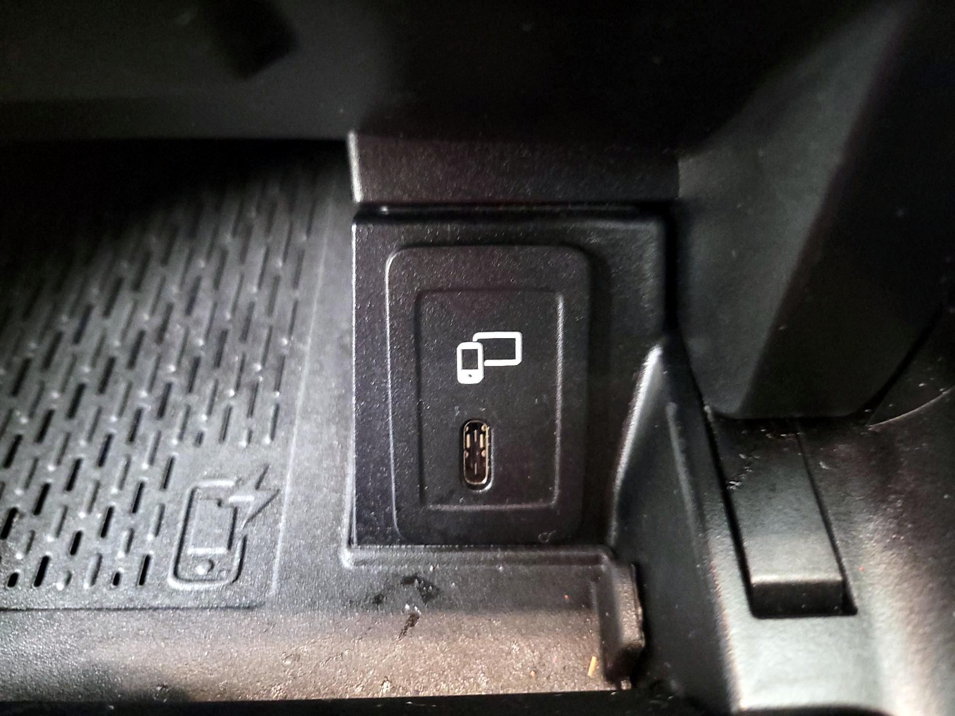 Thumbnail: 2023 Mercedes-Benz GLC - 18