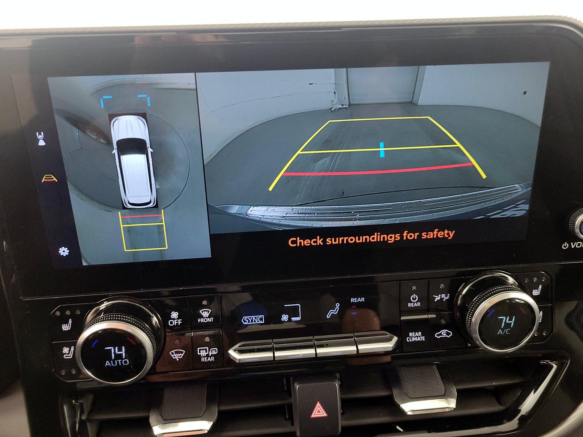 Thumbnail: 2023 Toyota Highlander - 15