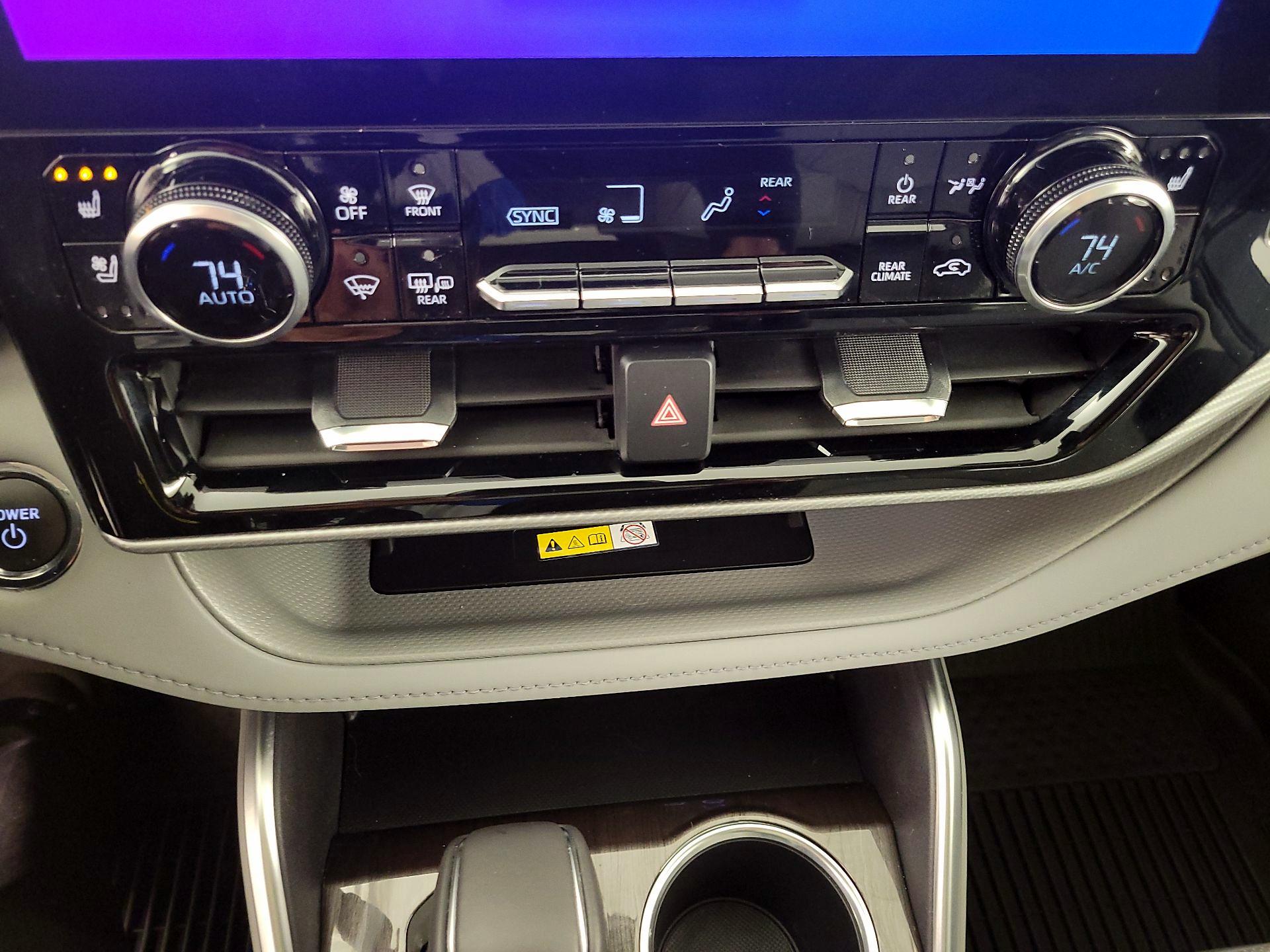 Thumbnail: 2023 Toyota Highlander - 17