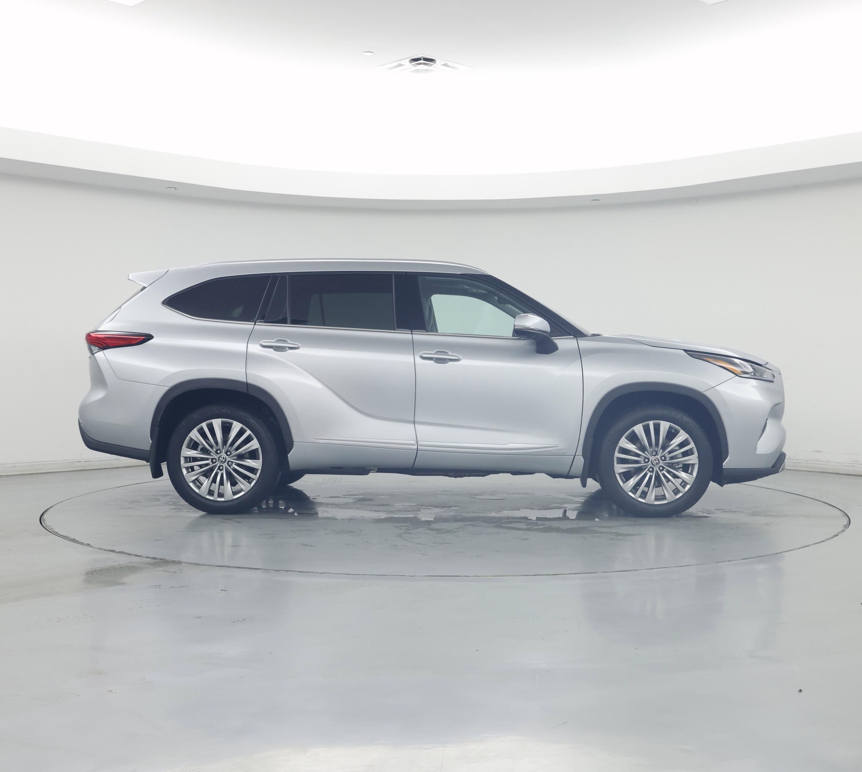 Thumbnail: 2023 Toyota Highlander - 7