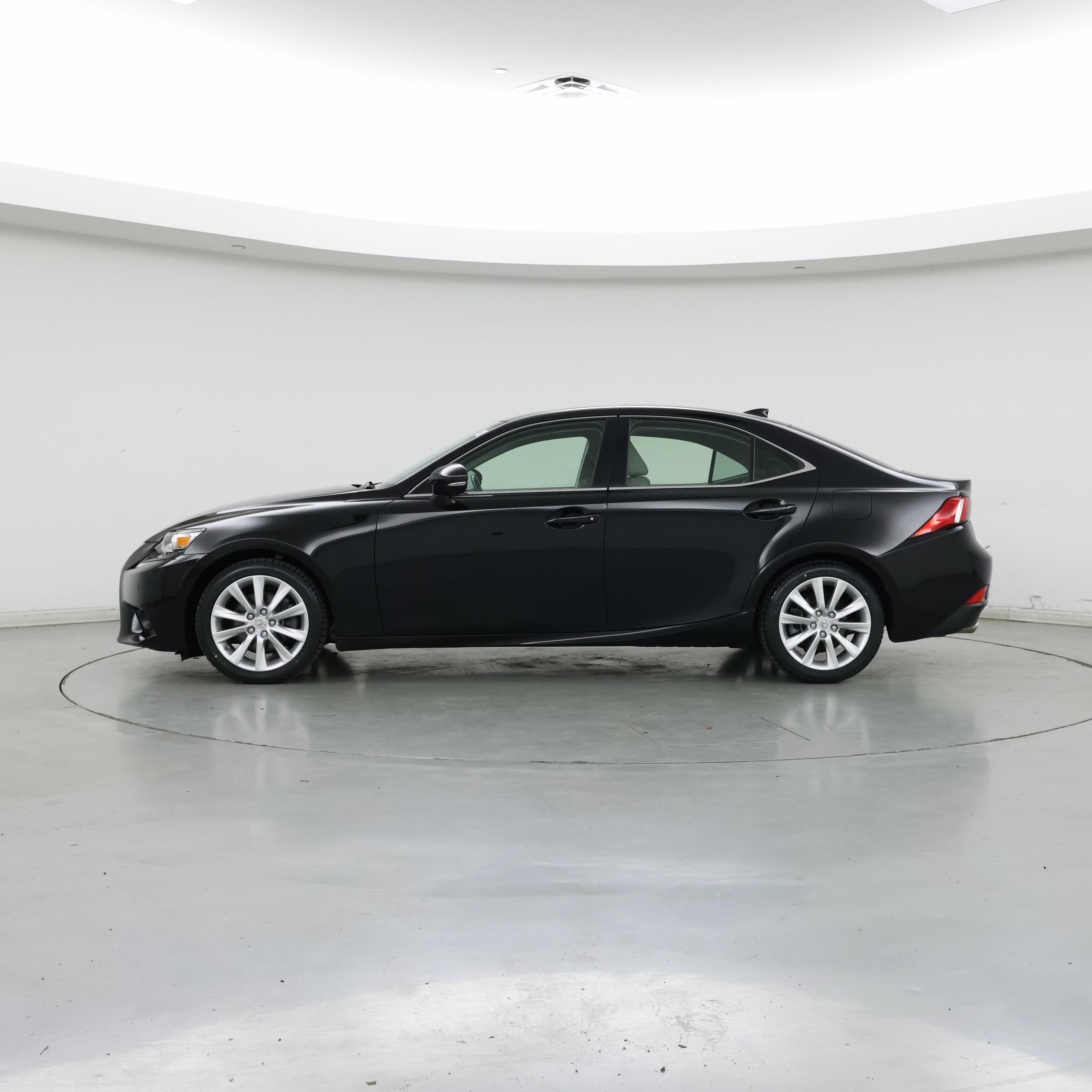 Thumbnail: 2015 Lexus IS - 3