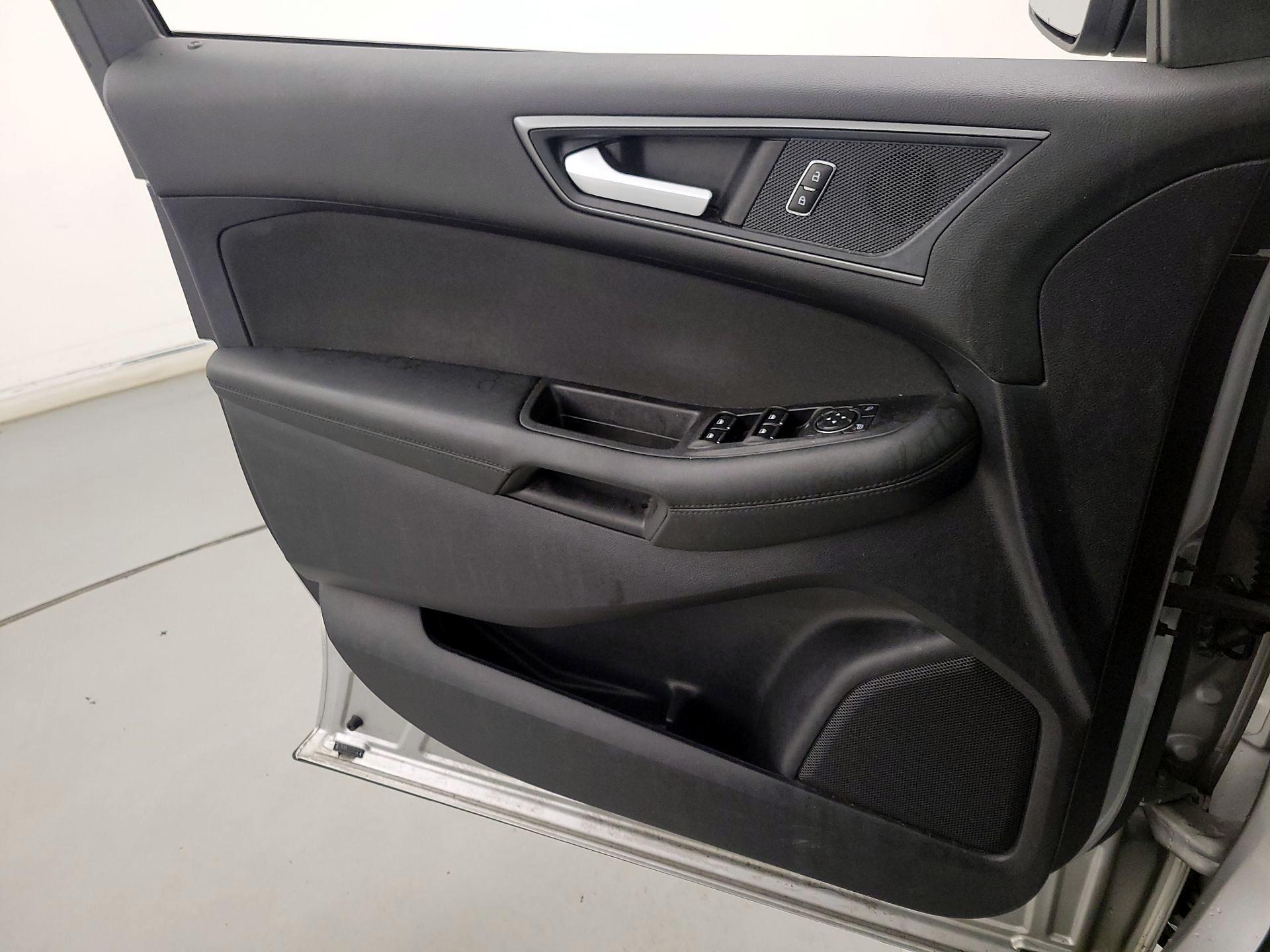 Thumbnail: 2019 Ford Edge - 12