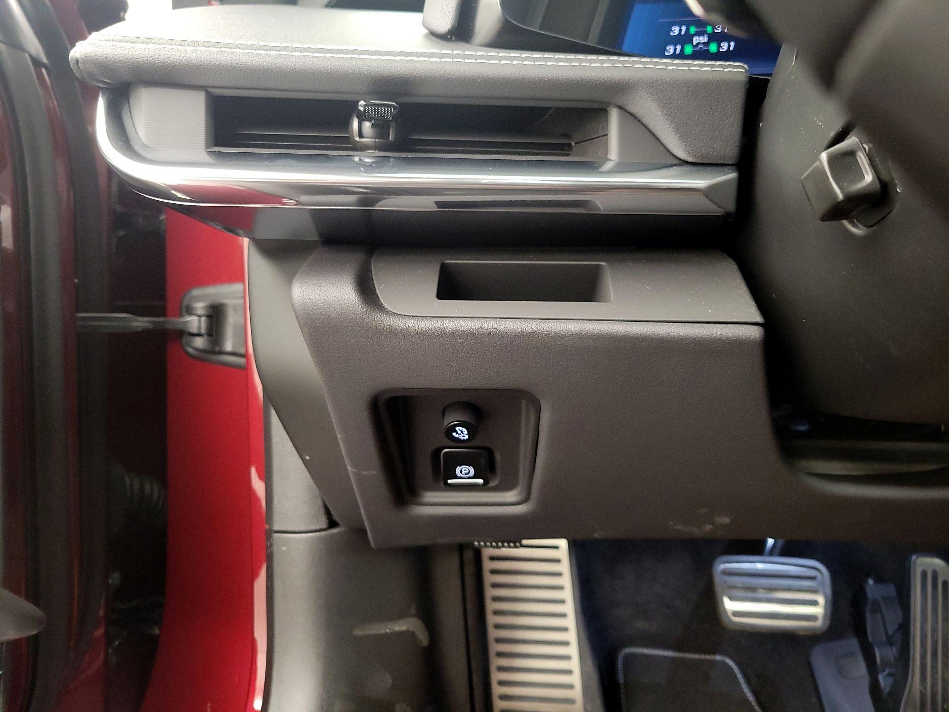 Thumbnail: 2020 Chevrolet Corvette - 13