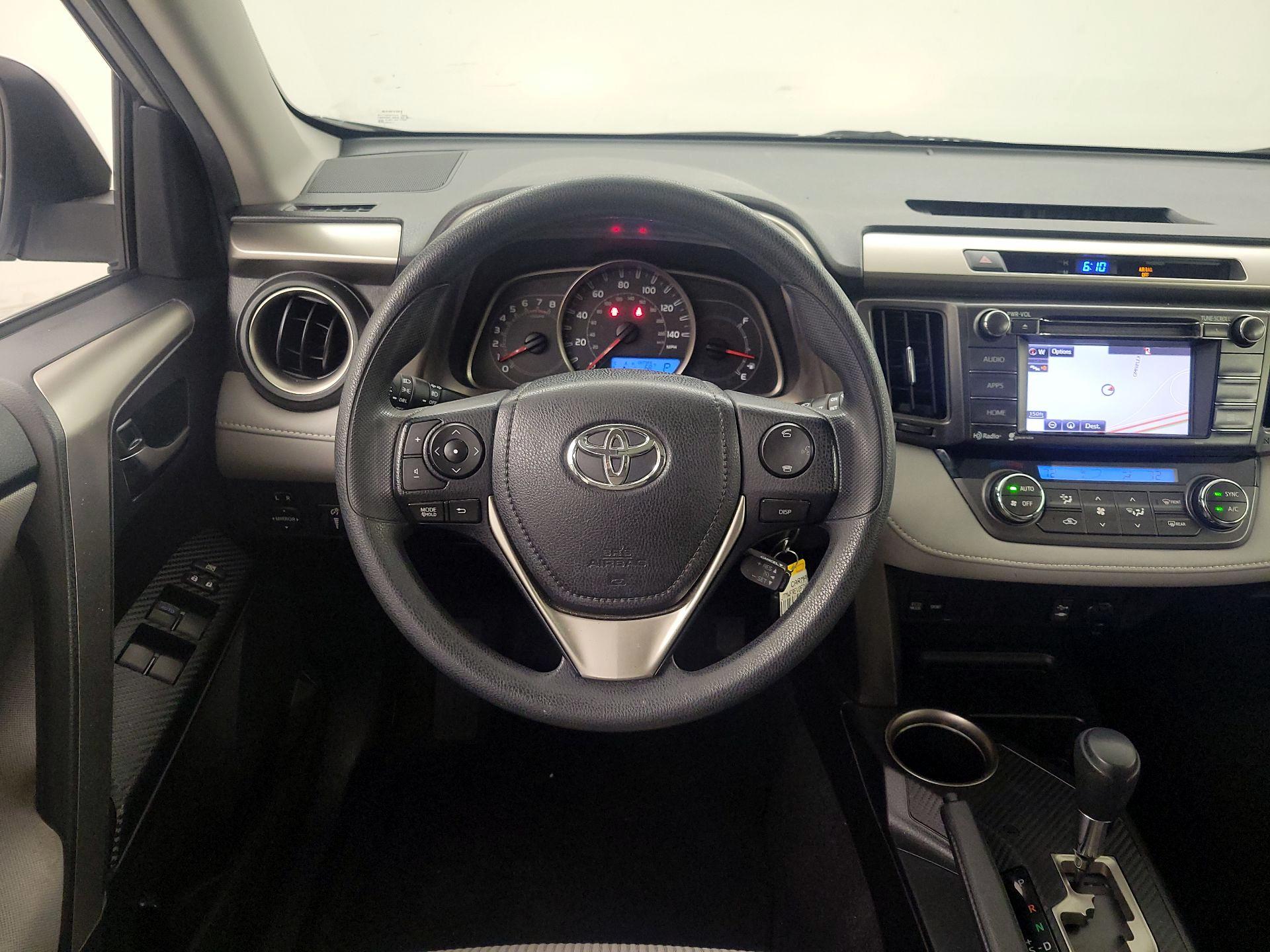 Thumbnail: 2015 Toyota RAV4 - 10