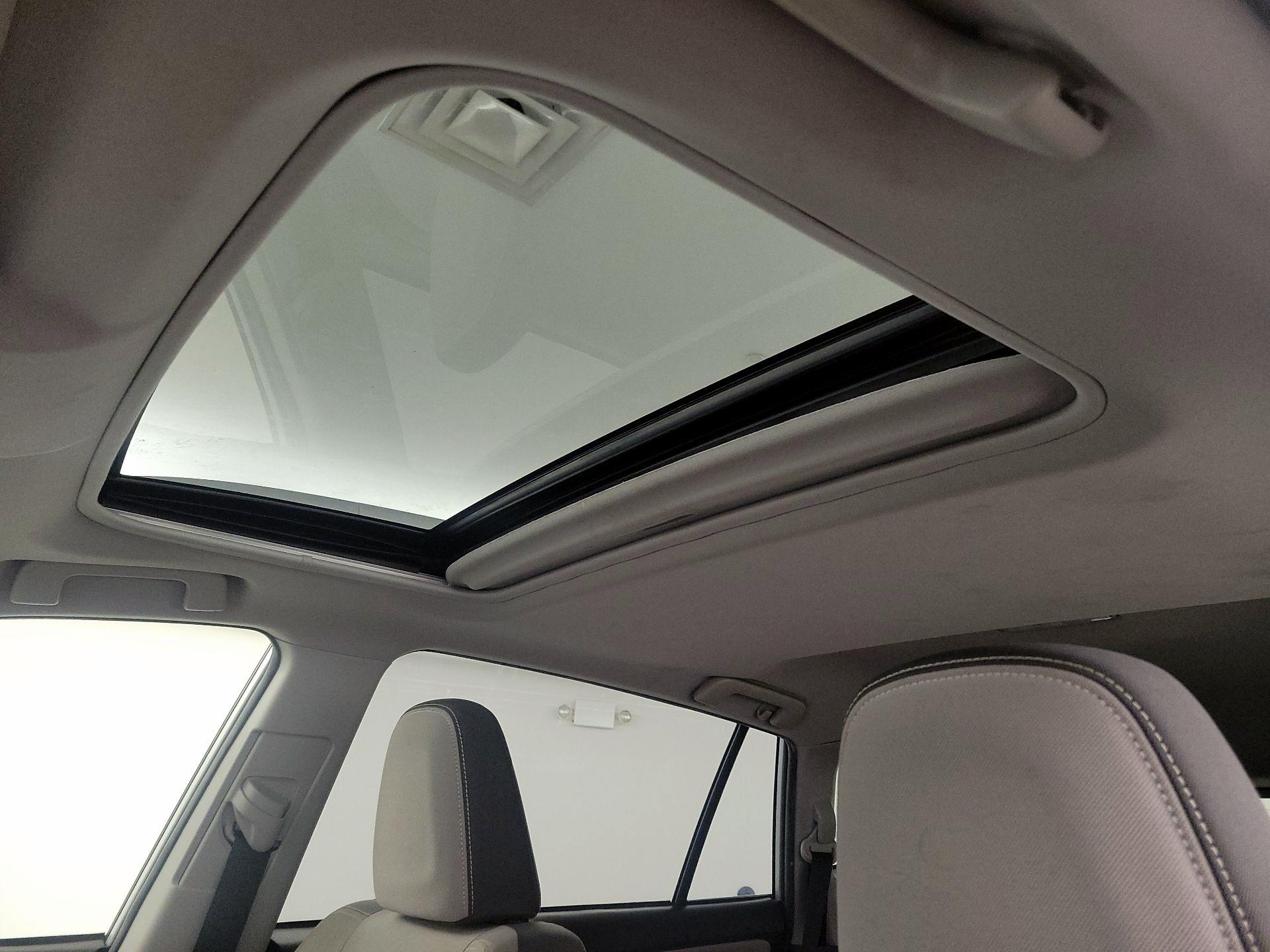 Thumbnail: 2015 Toyota RAV4 - 20