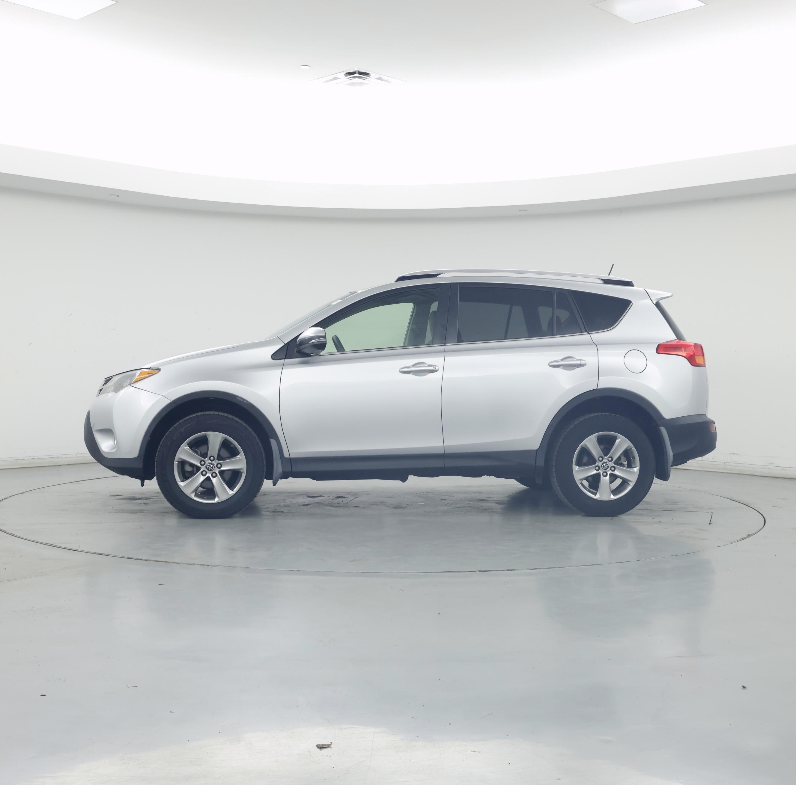 Thumbnail: 2015 Toyota RAV4 - 3