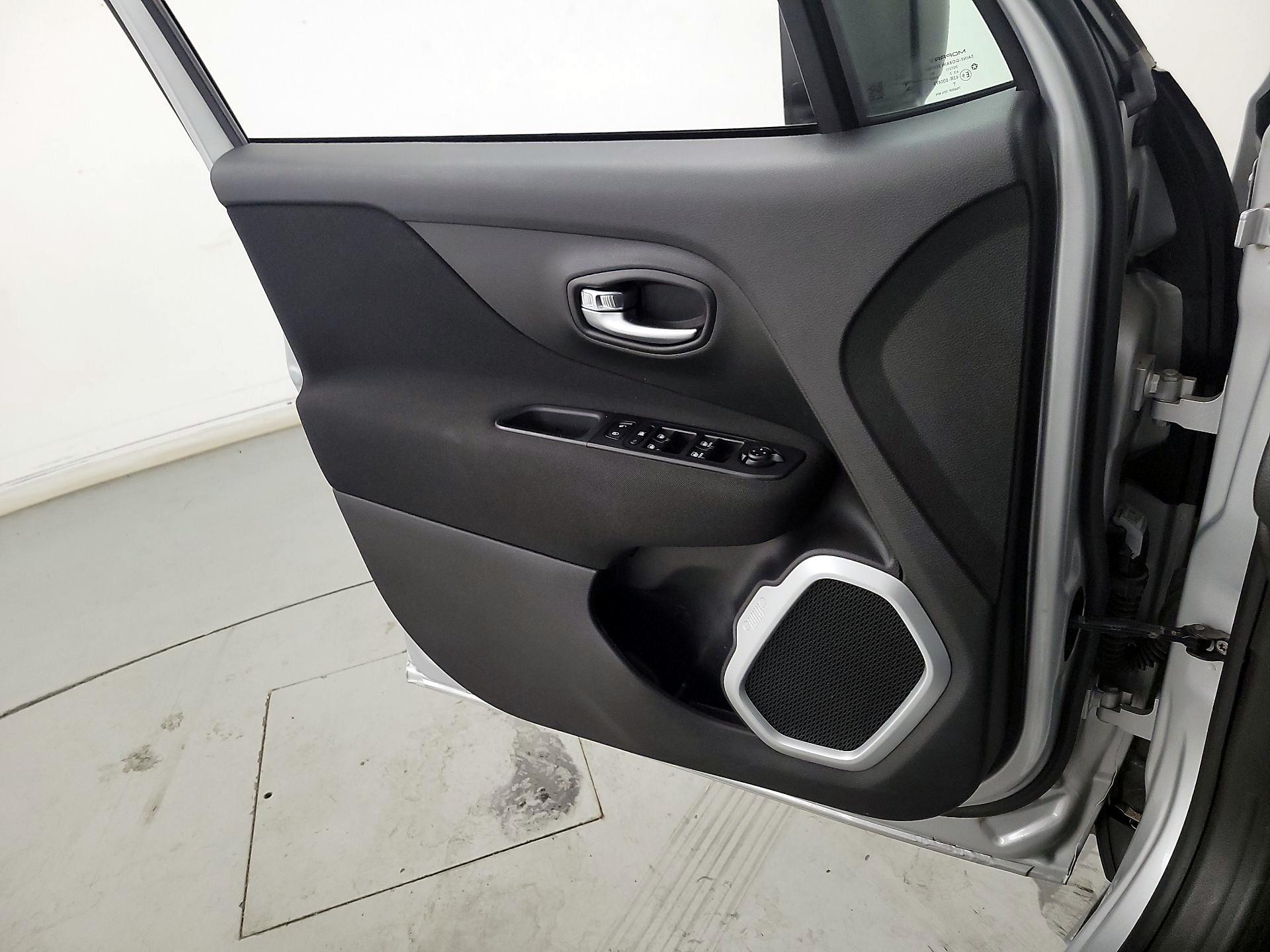 Thumbnail: 2021 Jeep Renegade - 12