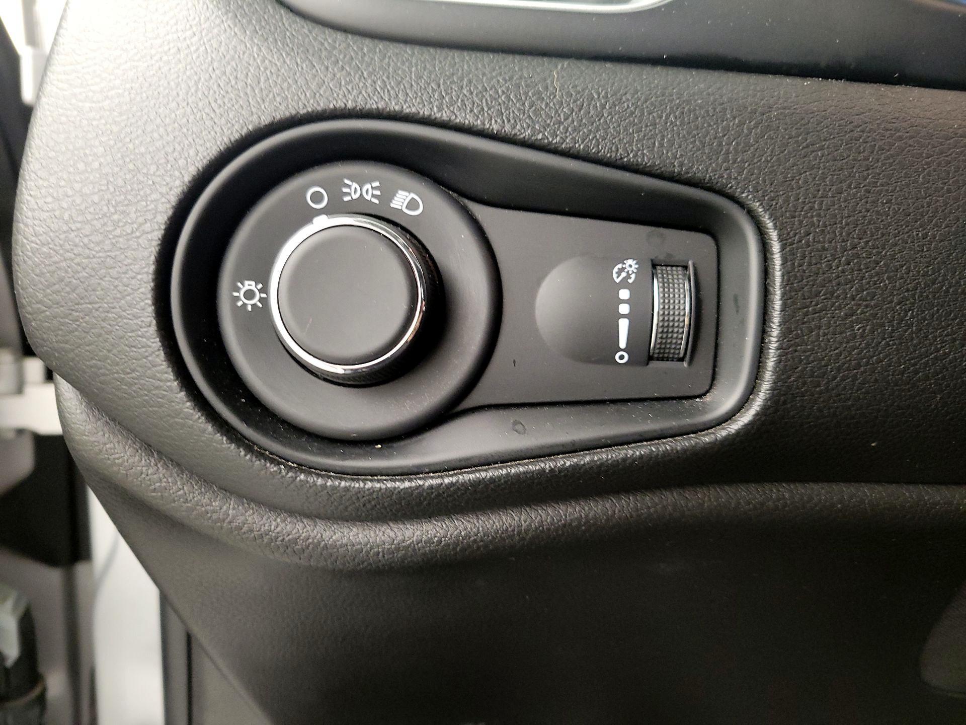 Thumbnail: 2021 Jeep Renegade - 13