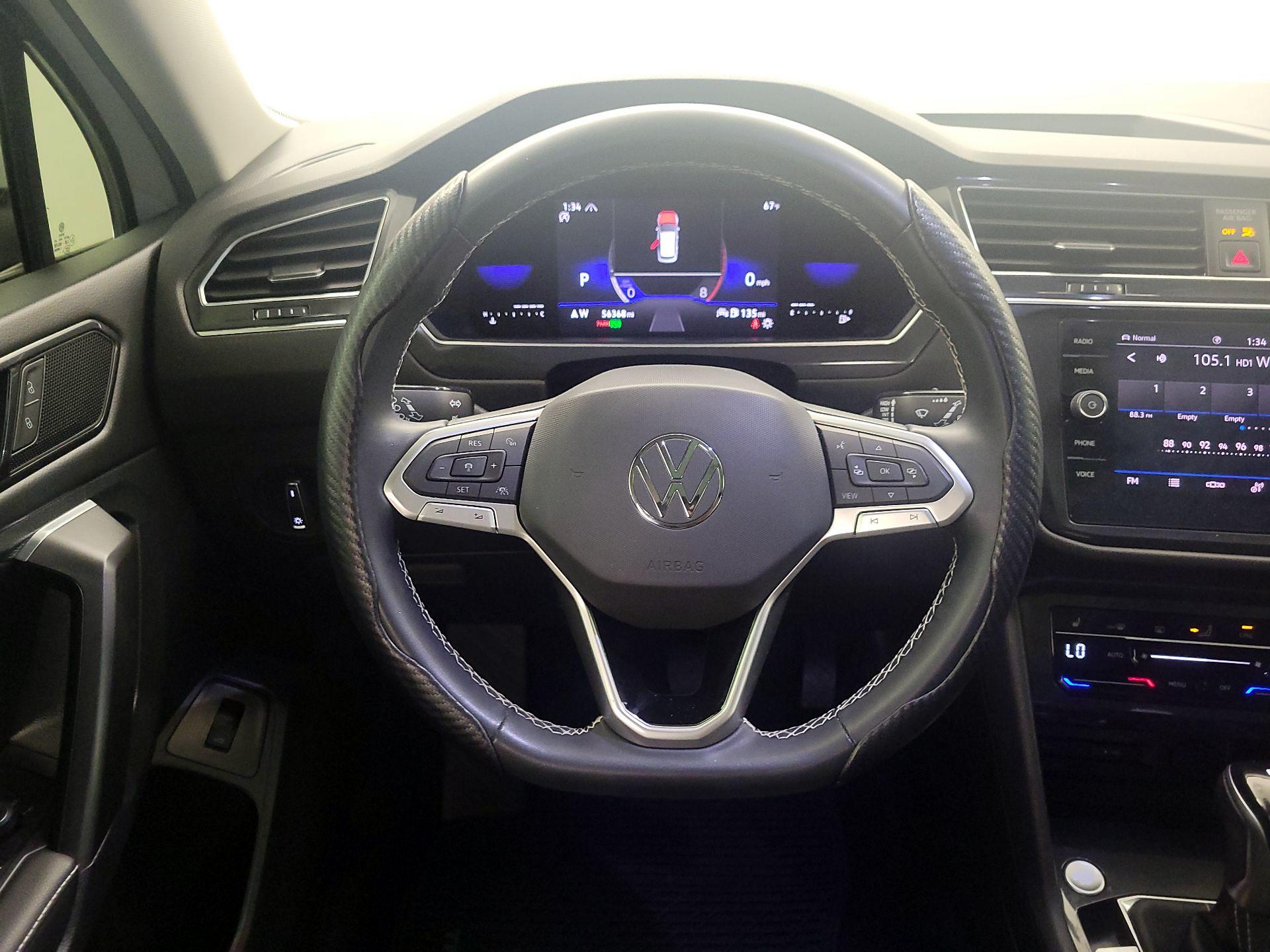 Thumbnail: 2022 Volkswagen Tiguan - 10