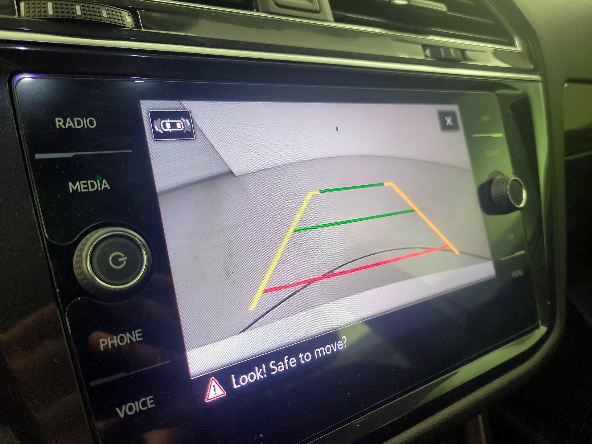 Thumbnail: 2022 Volkswagen Tiguan - 14