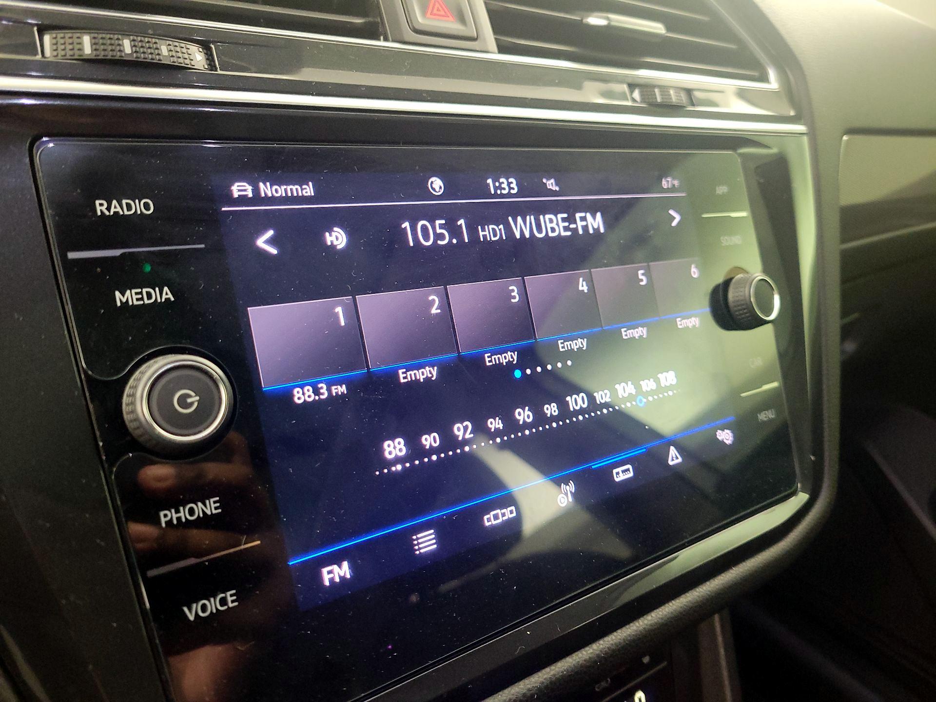 Thumbnail: 2022 Volkswagen Tiguan - 15