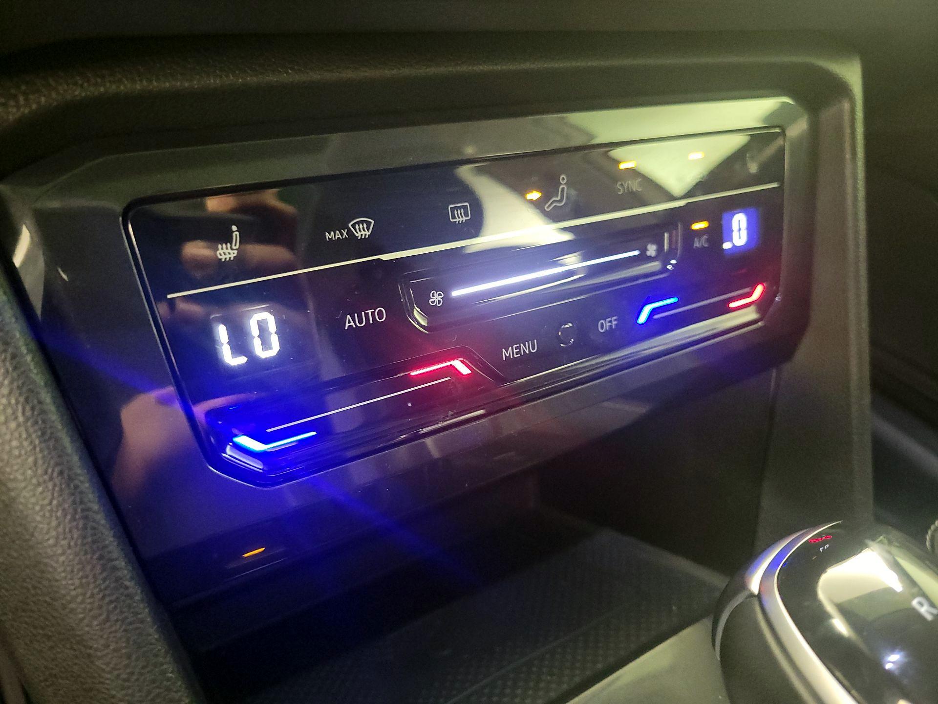 Thumbnail: 2022 Volkswagen Tiguan - 16