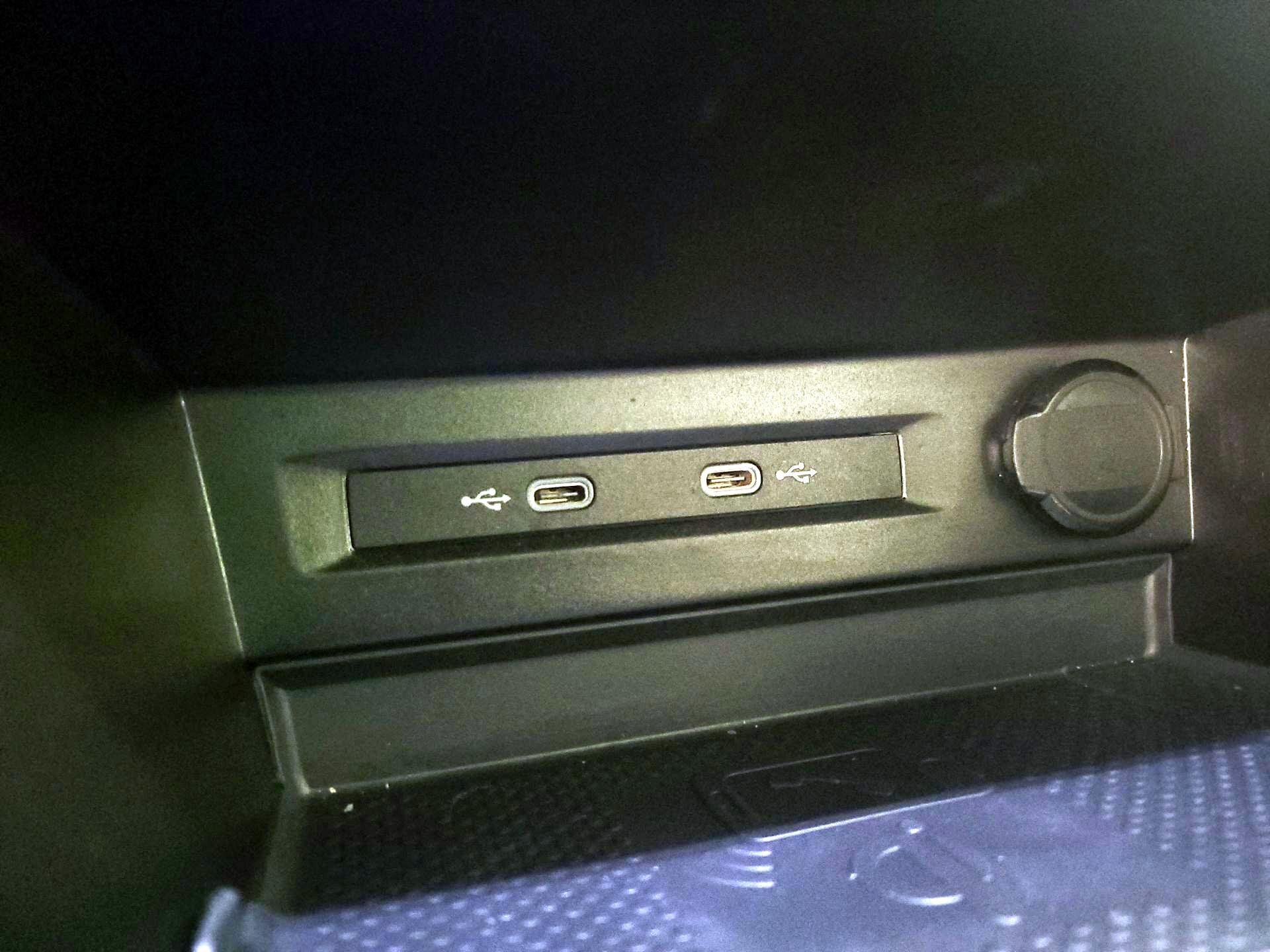 Thumbnail: 2022 Volkswagen Tiguan - 18