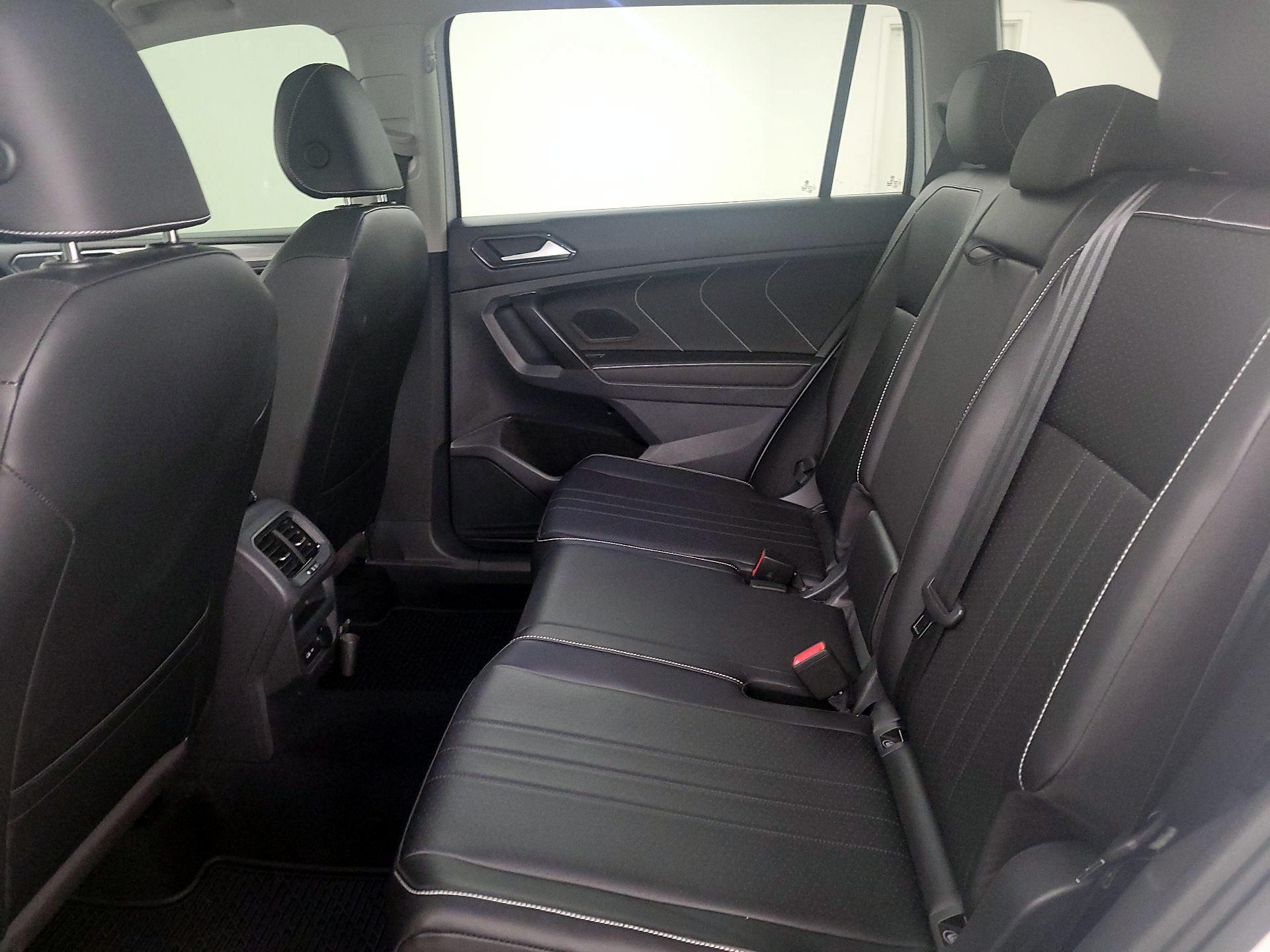 Thumbnail: 2022 Volkswagen Tiguan - 20