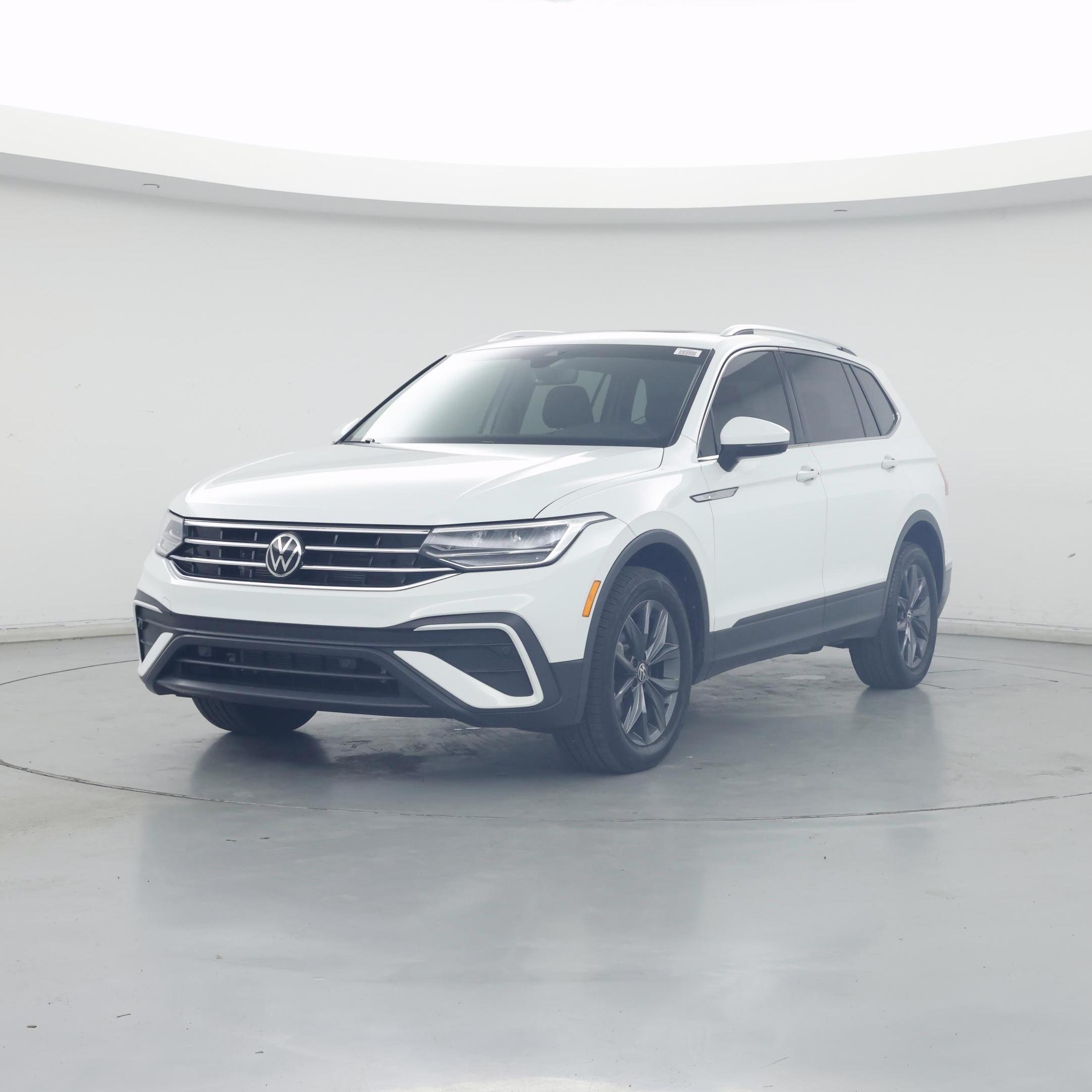 Thumbnail: 2022 Volkswagen Tiguan - 4