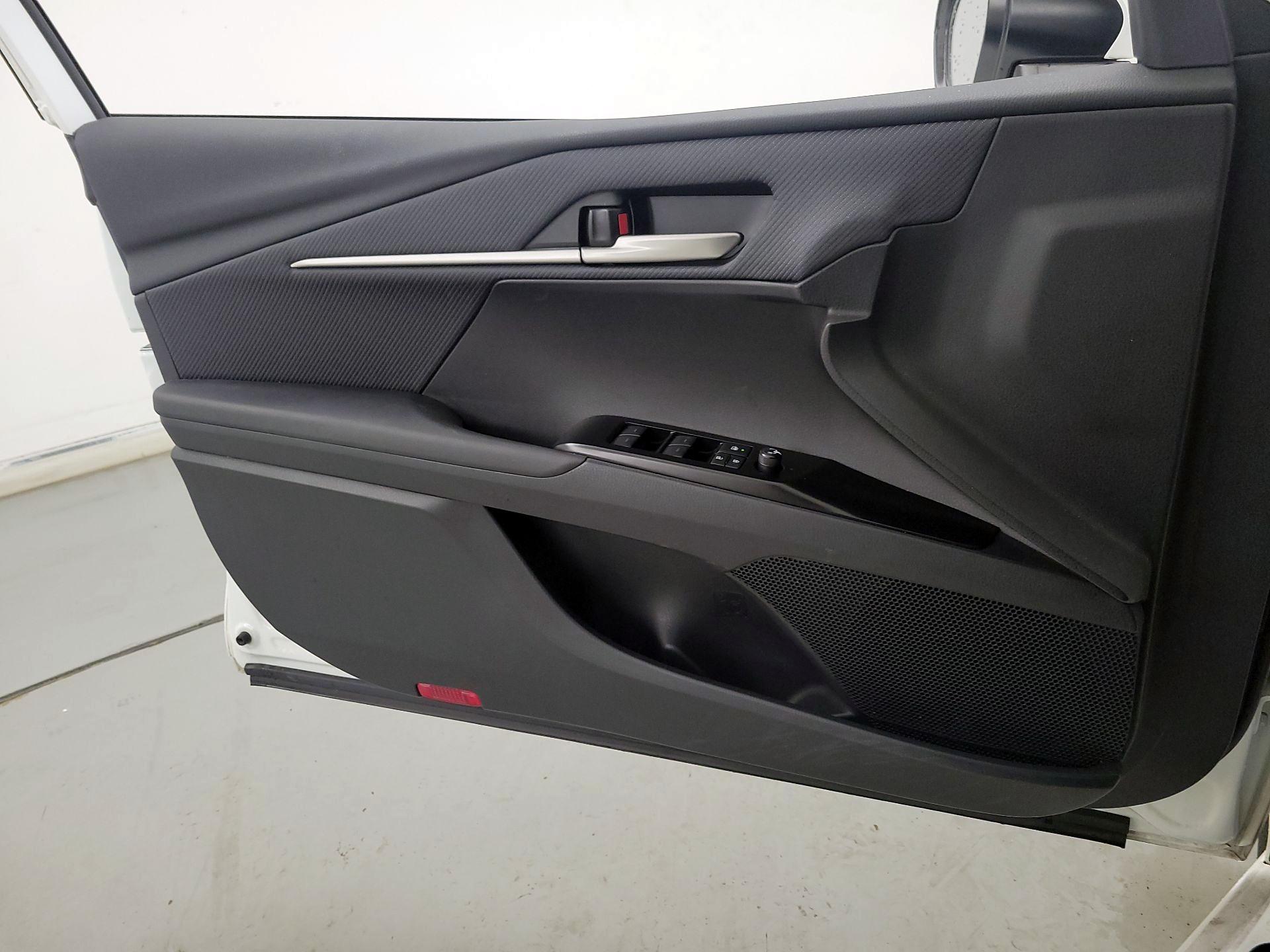 Thumbnail: 2025 Toyota Camry - 12