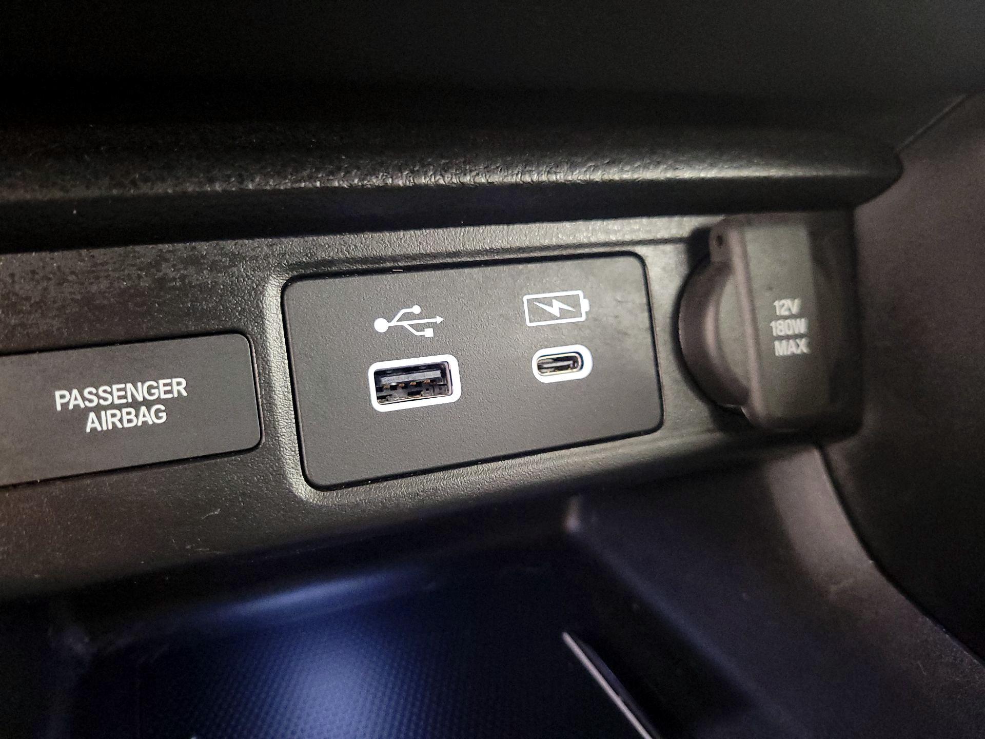 Thumbnail: 2023 Acura Integra - 18