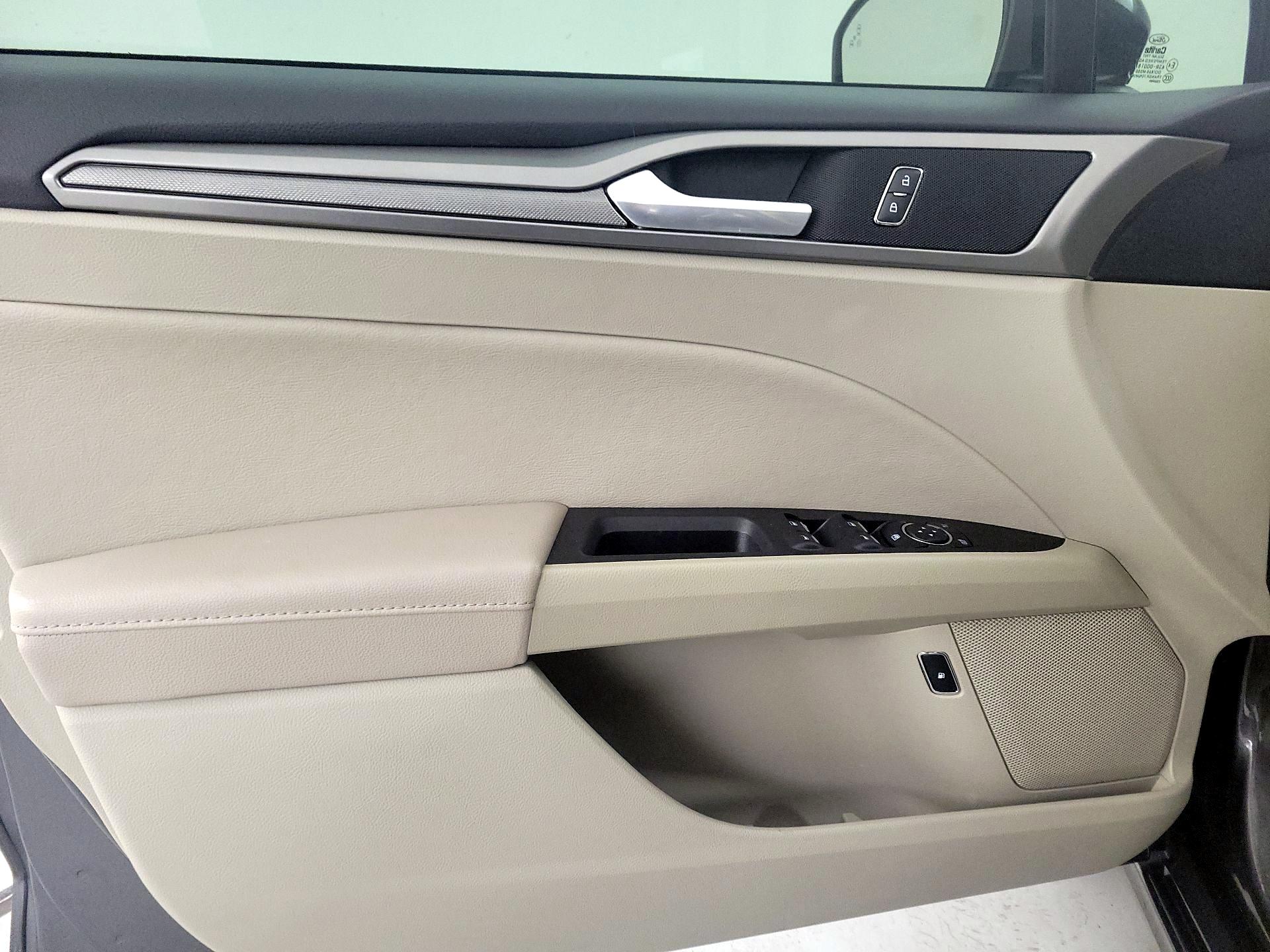 Thumbnail: 2019 Ford Fusion - 12