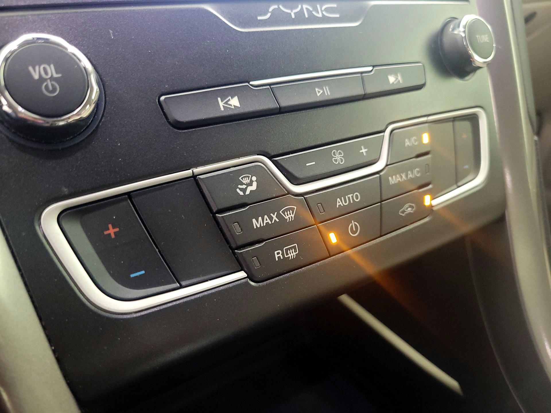 Thumbnail: 2019 Ford Fusion - 17