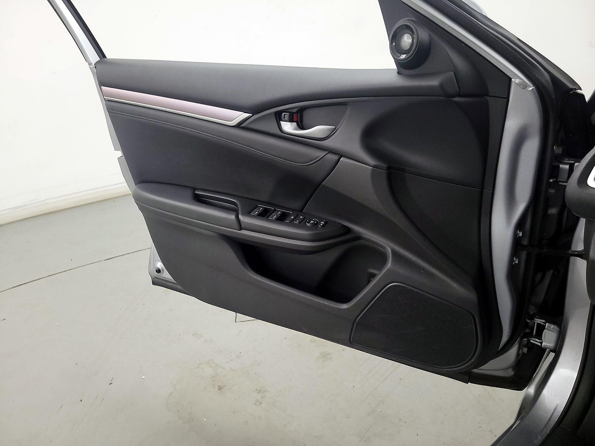 Thumbnail: 2016 Honda Civic - 12