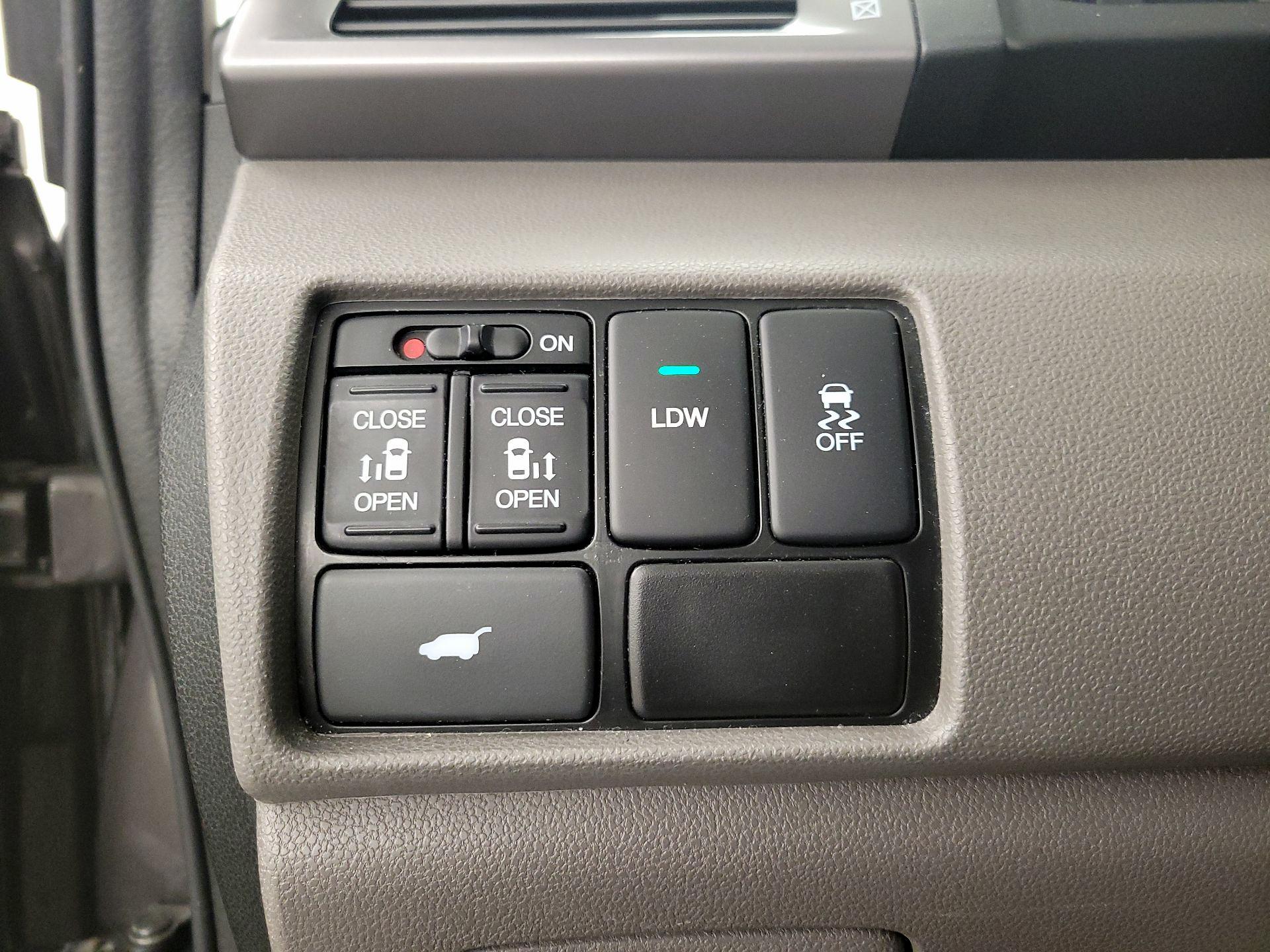 Thumbnail: 2014 Honda Odyssey - 13